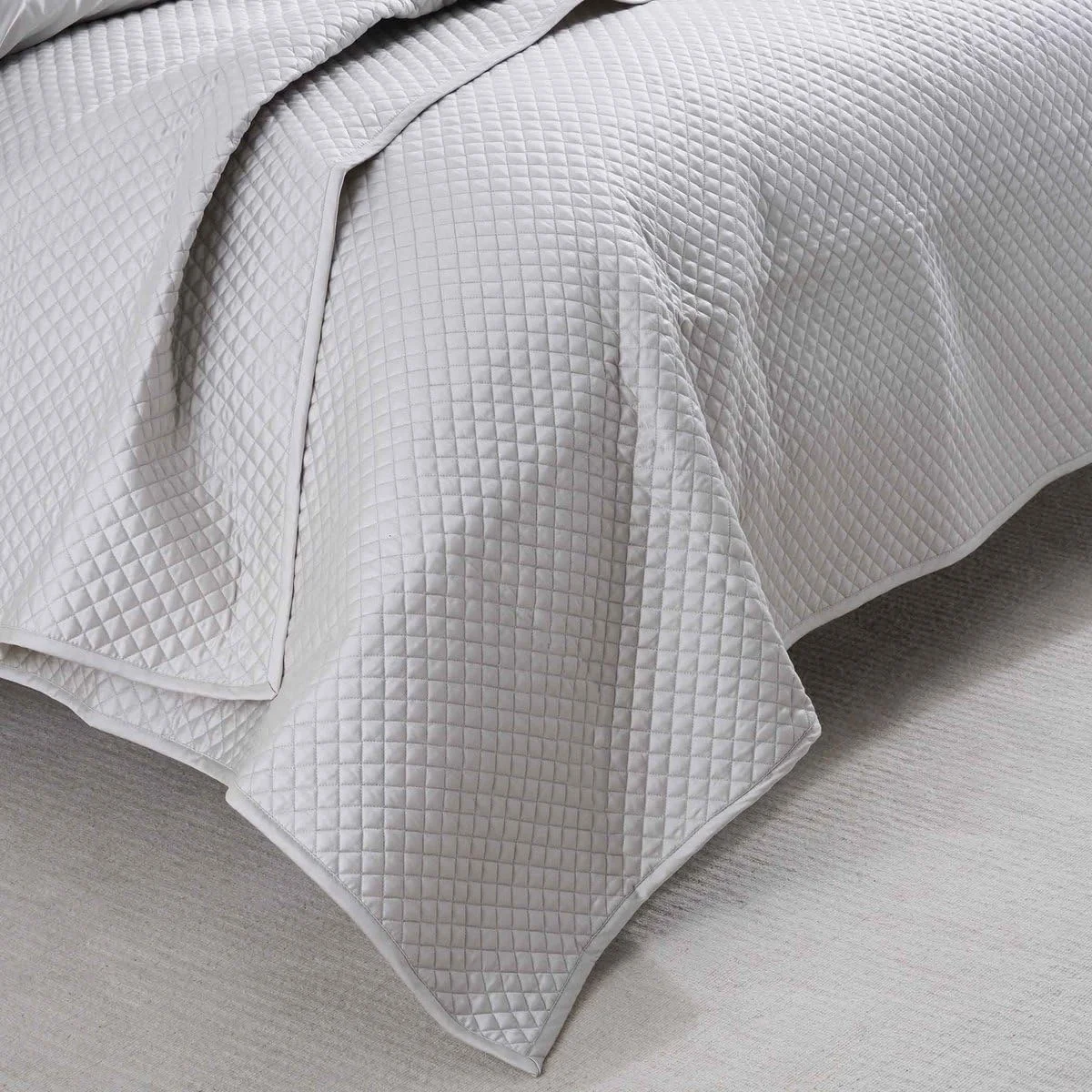 PAN HOME Luxe Cotton Tencel Quilted Bedspread 220x240cm - Grey PAN HOME Luxe Cotton Tencel Quilted Bedspread 220x240cm - Grey