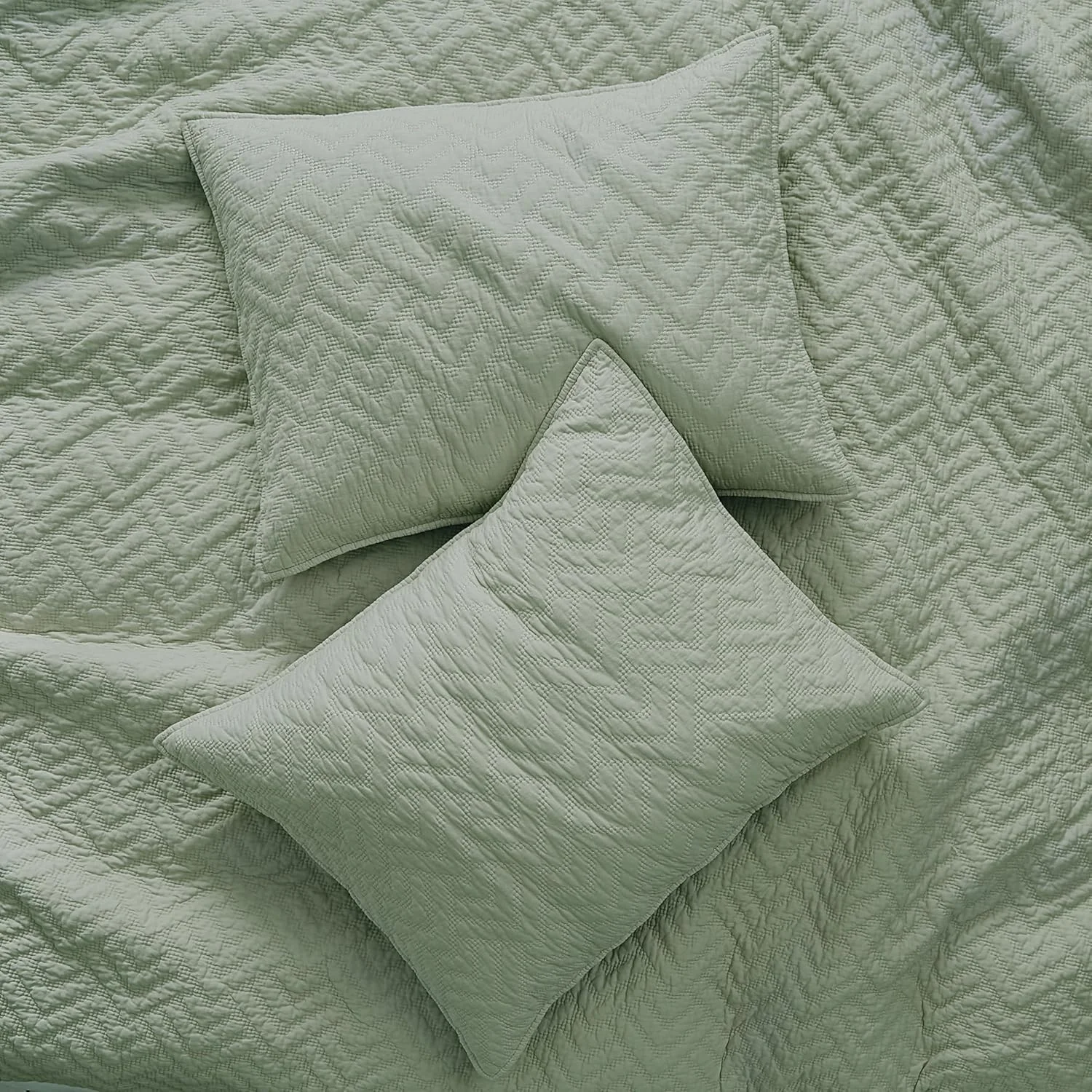 palassio Sage Green 100% Cotton Quilt California Cal King Size Bedding Sets with 2 Pillow Shams, Oversized Lightweight Textured Farmhouse Bedspread Soft Shabby Chic Coverlet for All Season, 3 Pieces