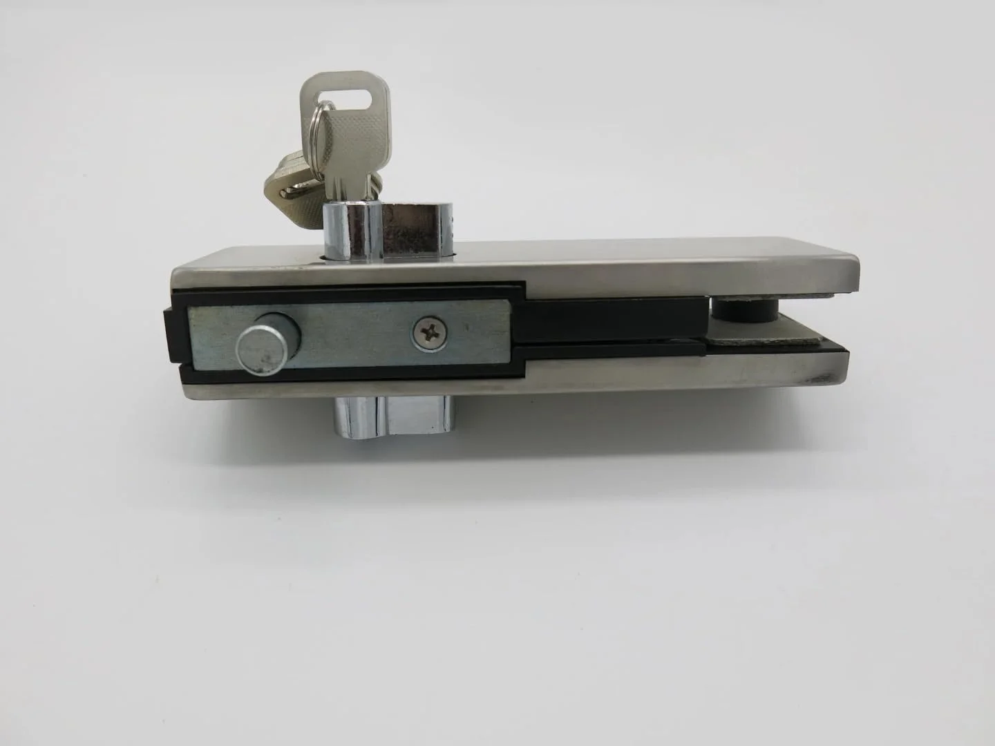 قفل شیشه سکوریت با زبانه و سیلندر کلید، روکش کروم، مناسب کاربری تجاری