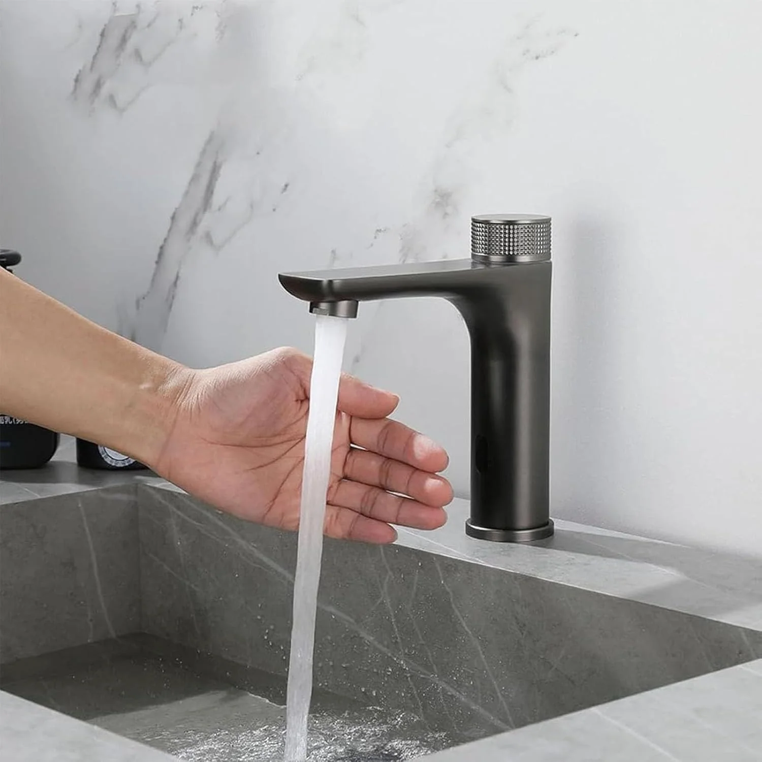 شیر آب حمام بدون لمس، شیر سنسور اتوماتیک استیل ضد زنگ، شیر آب حمام بدون دست، شیر سینک حمام تک سوراخ، شیر مخلوط آب سرد و گرم، طلایی برس خورده