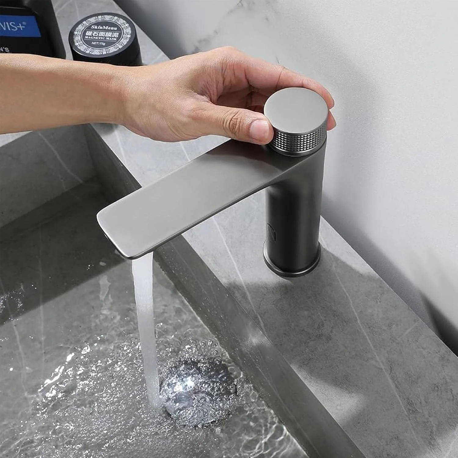 شیر آب حمام بدون لمس، شیر سنسور اتوماتیک استیل ضد زنگ، شیر آب حمام بدون دست، شیر سینک حمام تک سوراخ، شیر مخلوط آب سرد و گرم، طلایی برس خورده