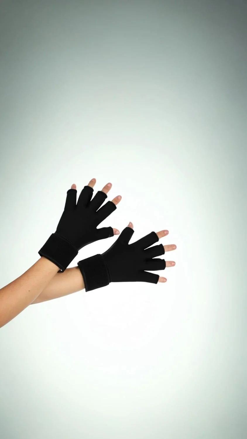 دستکش یخ فشرده انگشتی برای آرتروز Sweet seven - تسکین درد آرتروز، تونل کارپال، تاندونیت - درمان سرد و گرم - بند مچ قابل تنظیم دستکش یخ فشرده انگشتی برای آرتروز Sweet seven - تسکین درد آرتروز، تونل کارپال، تاندونیت - درمان سرد و گرم - بند مچ قابل تنظیم