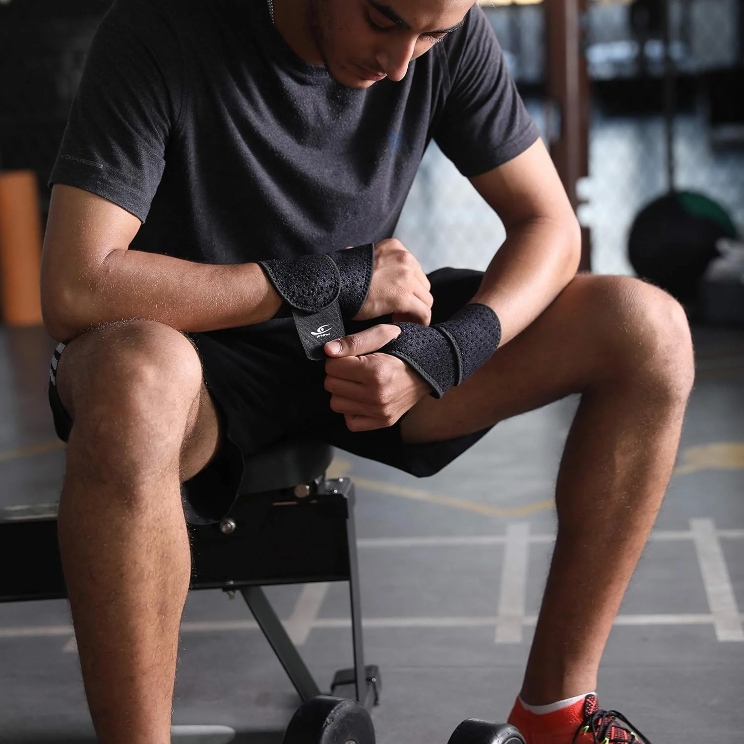 بسته 2 عددی مچ بند فشاری HiRui، مچ بند ورزشی برای تناسب اندام، وزنه برداری، تاندونیت، آرتریت تونل کارپال، تسکین درد - قابل پوشیدن در هر مکان - قابل تنظیم (مشکی)