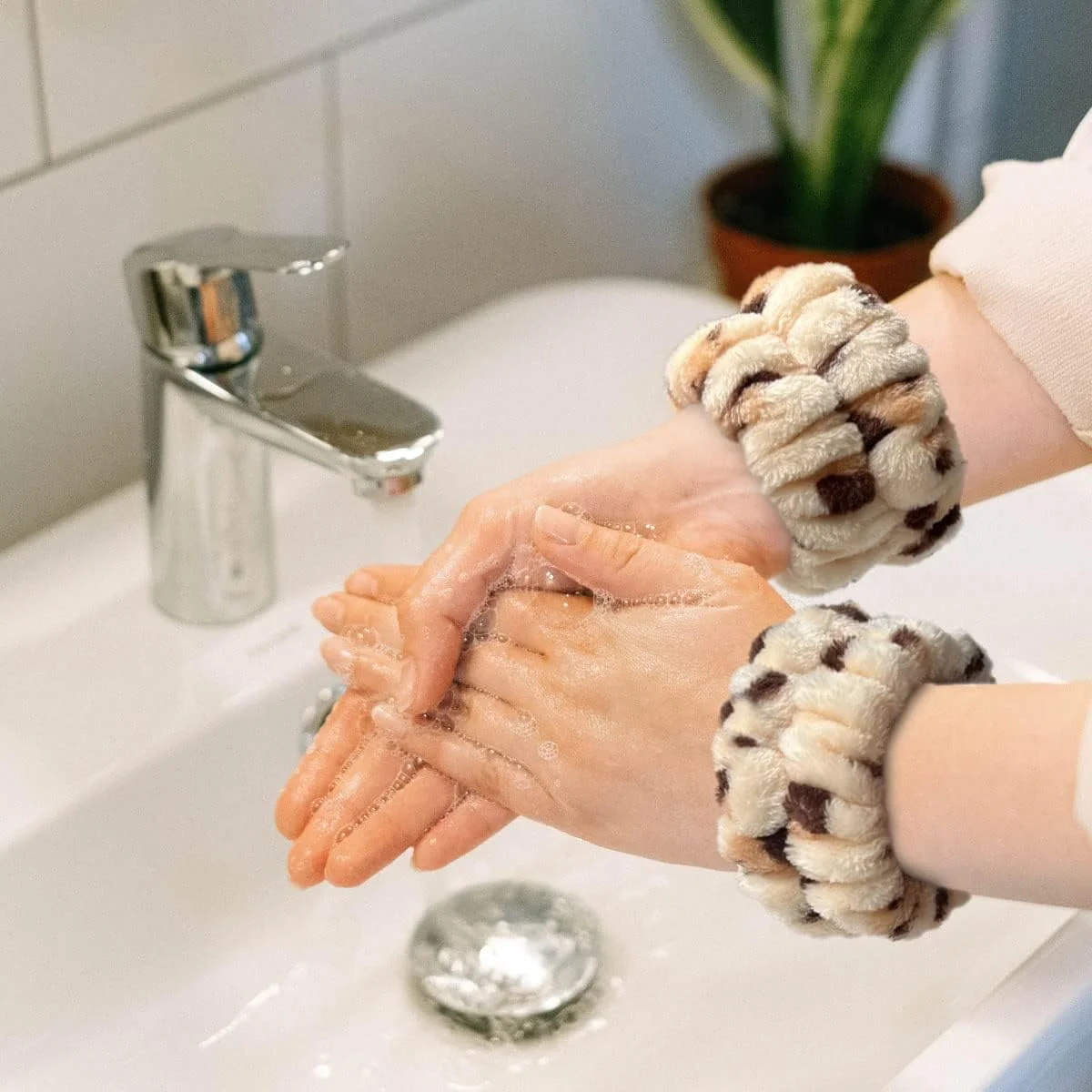 2 جفت مچ بند شستشو صورت زنانه، مچ بند اسپا جاذب، جلوگیری از ریختن مایعات روی بازوها