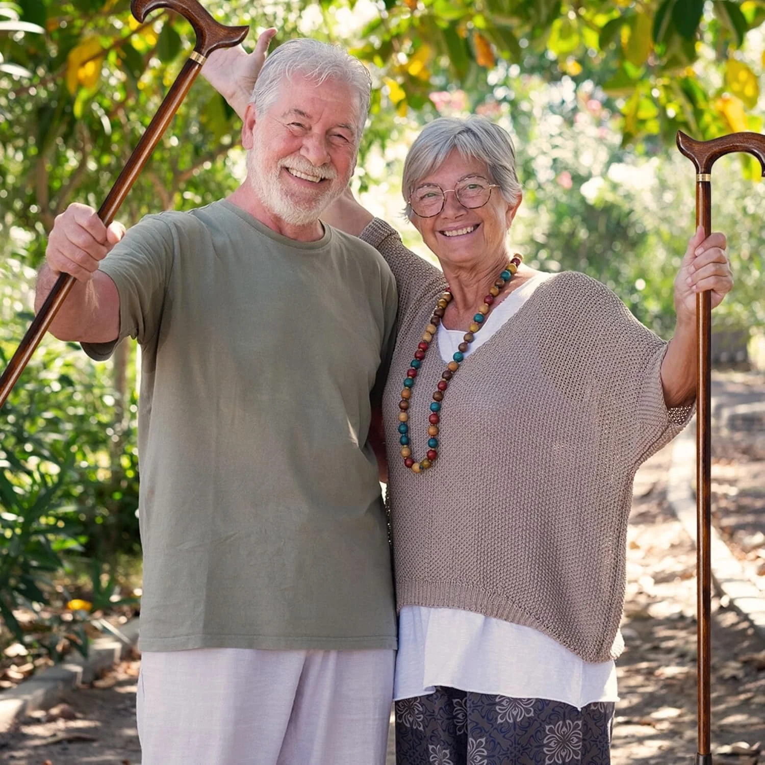 عصای پیاده روی S & B، عصاهای پیاده روی ساخته شده از چوب، رنگ قهوه ای تیره 92 سانتی متر، بسیار محکم. (612) عصا برای سالمندان و افراد مسن عصای پیاده روی S & B، عصاهای پیاده روی ساخته شده از چوب، رنگ قهوه ای تیره 92 سانتی متر، بسیار محکم. (612) عصا برای سالمندان و افراد مسن