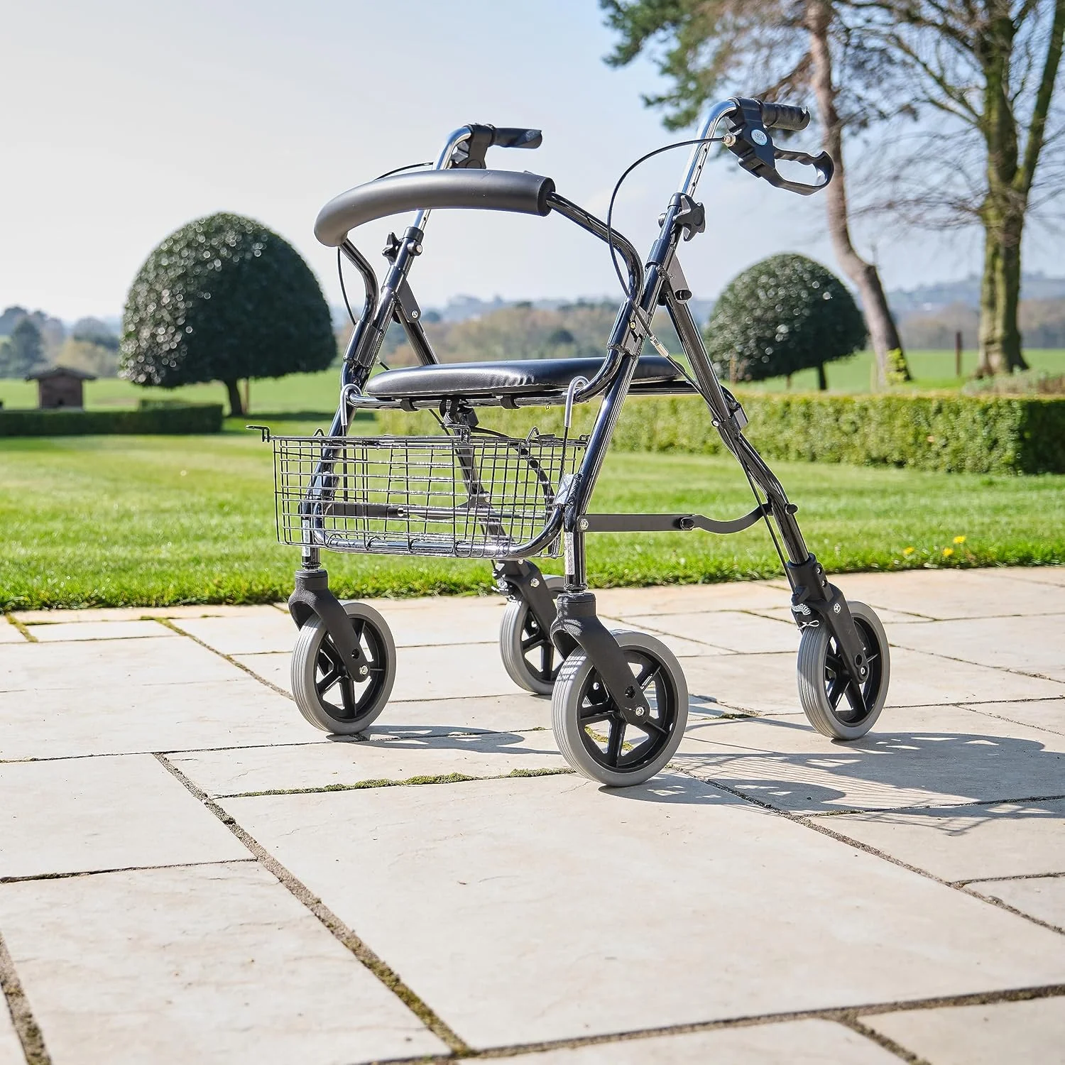 رولیتور چهار چرخ آلومینیومی NRS Healthcare MobilityCare M39634، وسیله کمکی پیاده روی، دارای صندلی و سبد خرید