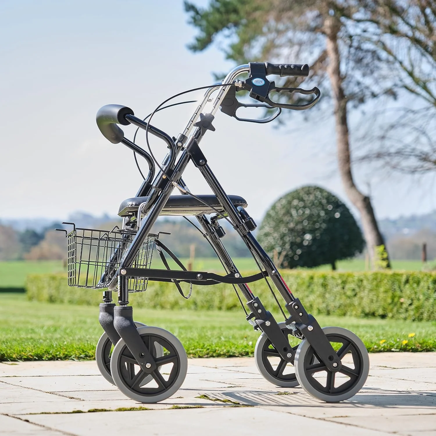 رولیتور چهار چرخ آلومینیومی NRS Healthcare MobilityCare M39634، وسیله کمکی پیاده روی، دارای صندلی و سبد خرید