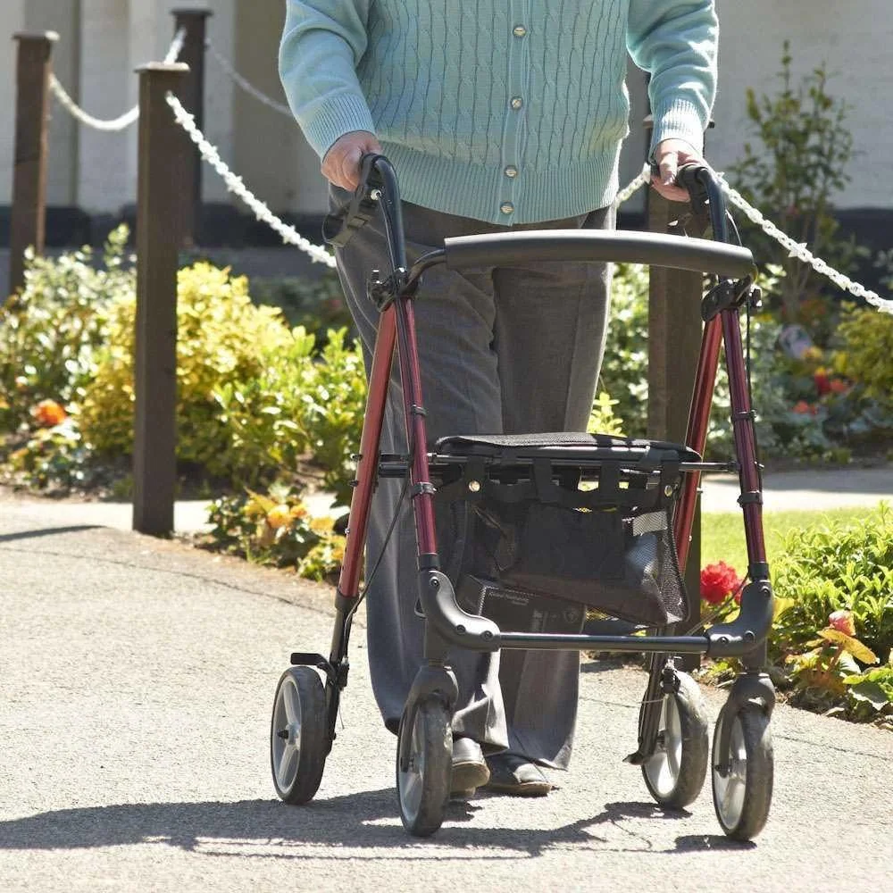 رولیتور چهار چرخ سبک وزن NRS Healthcare M87719 با صندلی - تاشو و قابل تنظیم رولیتور چهار چرخ سبک وزن NRS Healthcare M87719 با صندلی - تاشو و قابل تنظیم