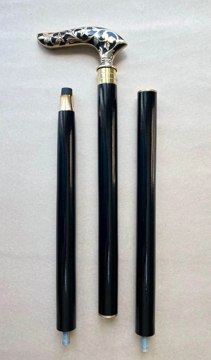 عصای پیاده روی Kala Kunj با دسته برنجی منقش به طرح کشمیری، شفت چوبی دست ساز طبیعی 3 تایی با نوک لاستیکی عصای پیاده روی Kala Kunj با دسته برنجی منقش به طرح کشمیری، شفت چوبی دست ساز طبیعی 3 تایی با نوک لاستیکی