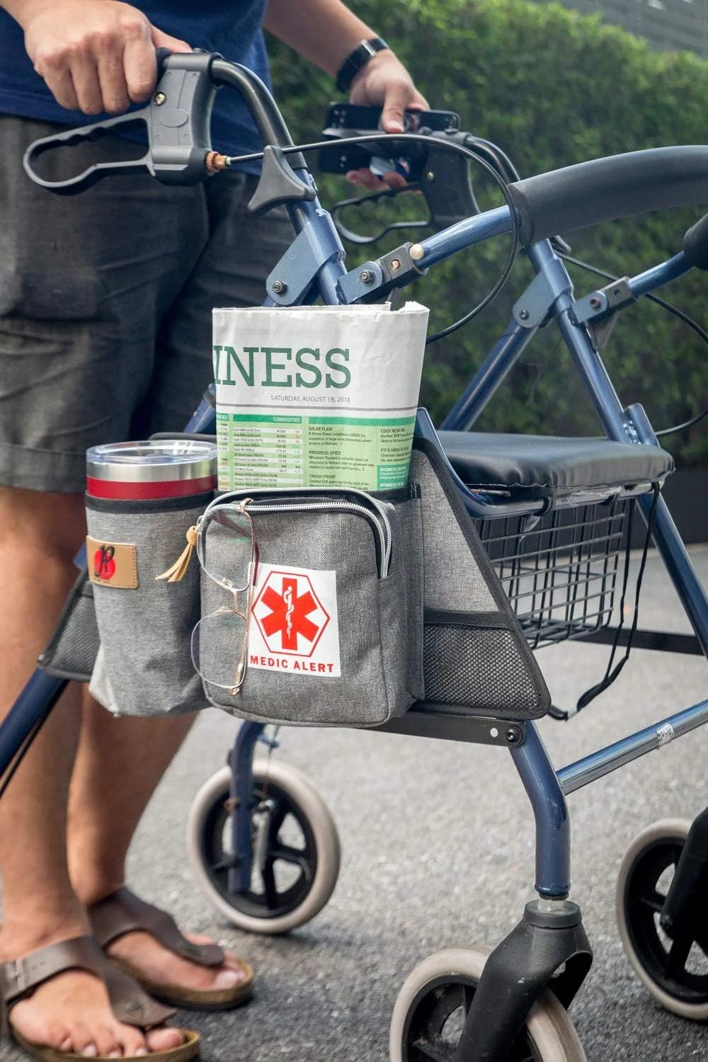 کیف جانبی رولیتور با جا لیوانی محصولات با کیفیت P&F، کیف لوازم جانبی رولیتور تاشو بزرگسالان برای سالمندان (خاکستری)