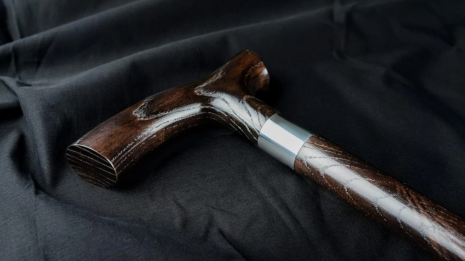 عصای پیاده روی چوبی دست ساز دکتر واتسون با دسته فریتز عصای پیاده روی چوبی دست ساز دکتر واتسون با دسته فریتز