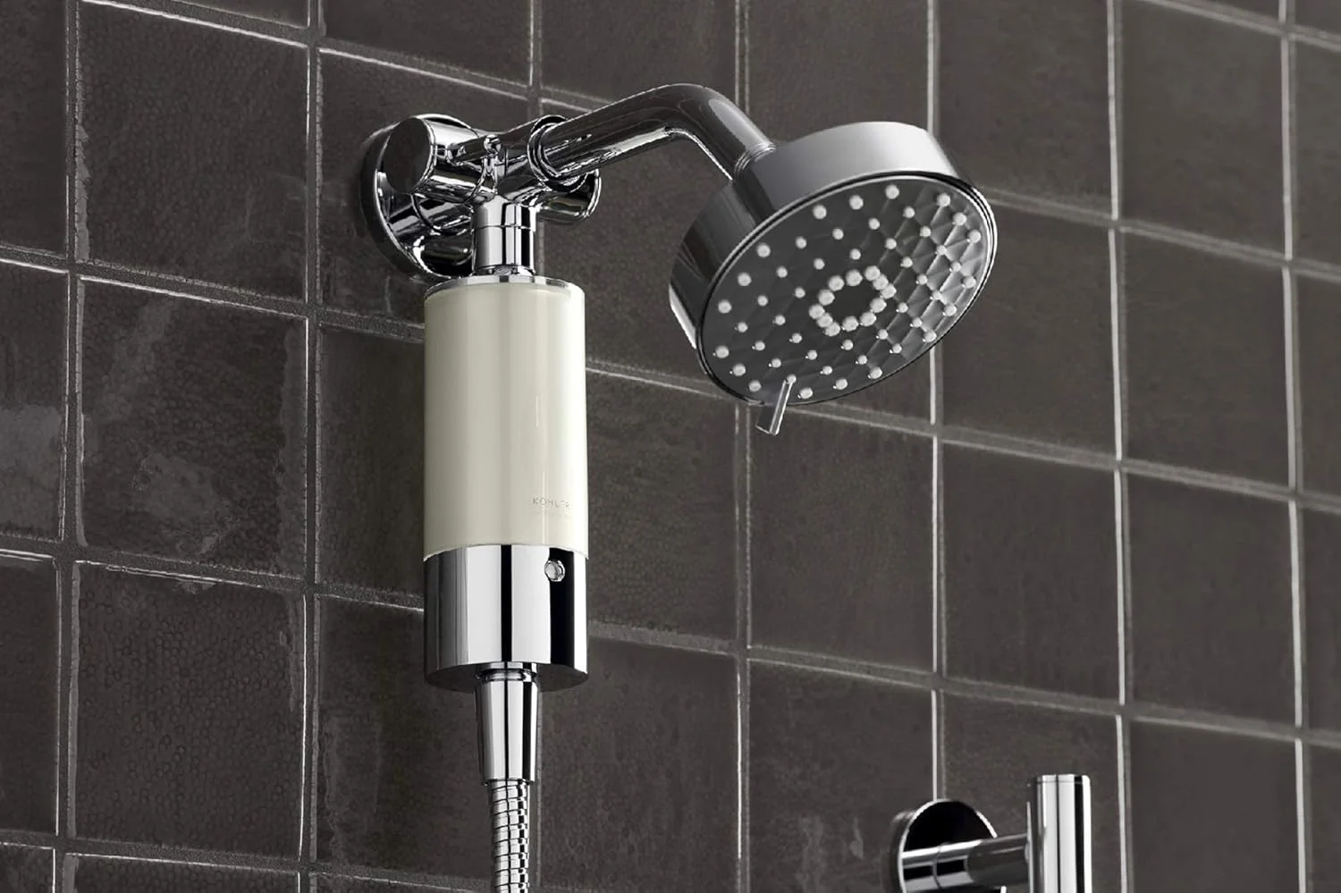 سیستم فیلتراسیون آب دوش Kohler 30646-CP Aquifer، کاهش کلر و بو، شامل تعویض فیلتر، کروم براق سیستم فیلتراسیون آب دوش Kohler 30646-CP Aquifer، کاهش کلر و بو، شامل تعویض فیلتر، کروم براق