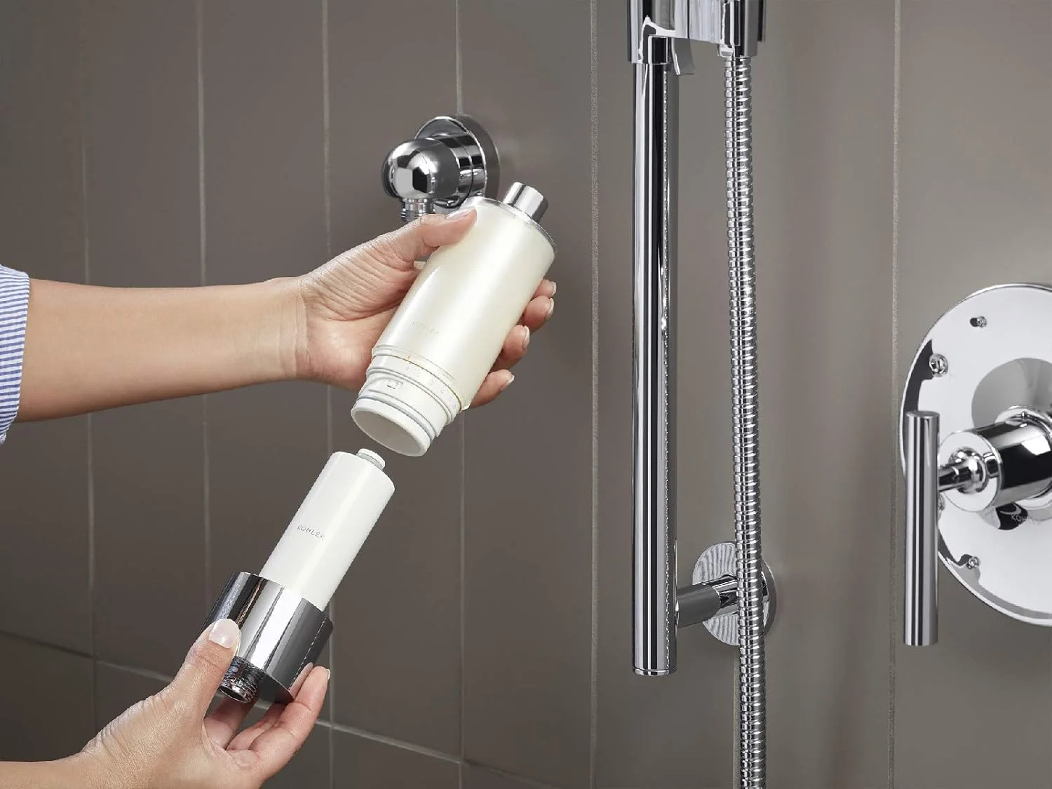 سیستم فیلتراسیون آب دوش Kohler 30646-CP Aquifer، کاهش کلر و بو، شامل تعویض فیلتر، کروم براق سیستم فیلتراسیون آب دوش Kohler 30646-CP Aquifer، کاهش کلر و بو، شامل تعویض فیلتر، کروم براق