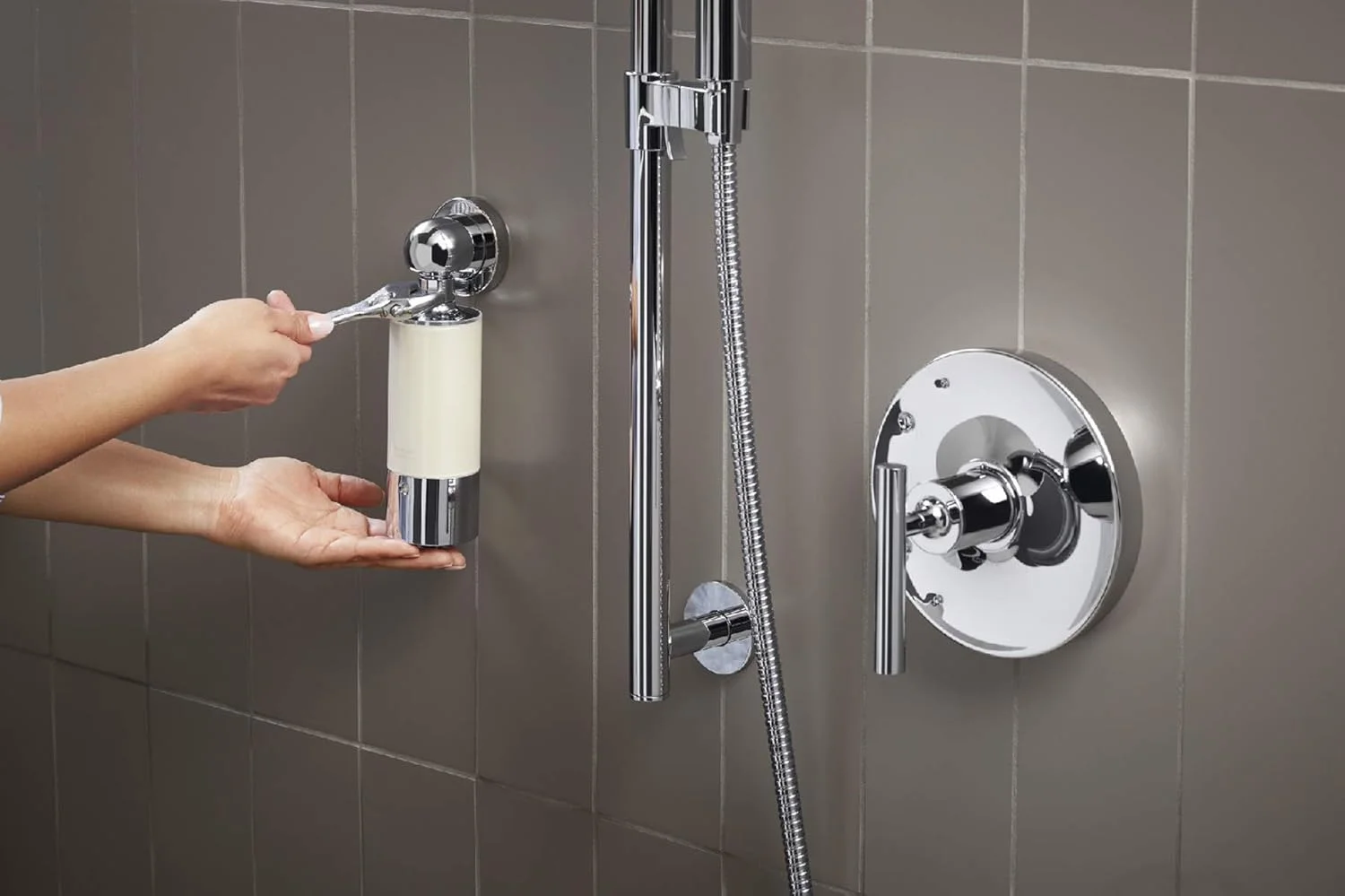 سیستم فیلتراسیون آب دوش Kohler 30646-CP Aquifer، کاهش کلر و بو، شامل تعویض فیلتر، کروم براق سیستم فیلتراسیون آب دوش Kohler 30646-CP Aquifer، کاهش کلر و بو، شامل تعویض فیلتر، کروم براق