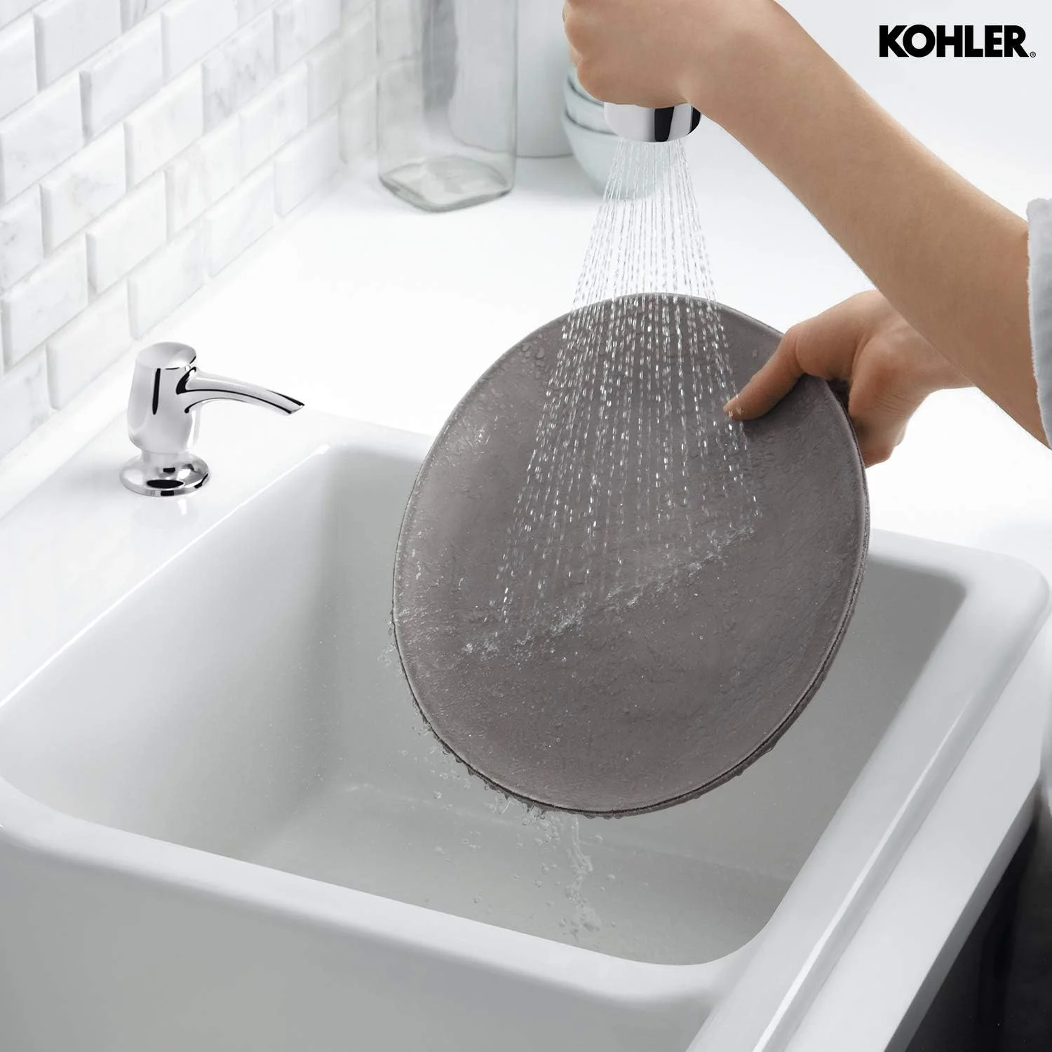 شیر آشپزخانه کولر مدل Mazz با سردوش دستی چند منظوره با فناوری اسپری سر دوش بیرون کشیدنی به همراه جای مایع ظرفشویی/لوسیون، روکش کروم (نقره ای)