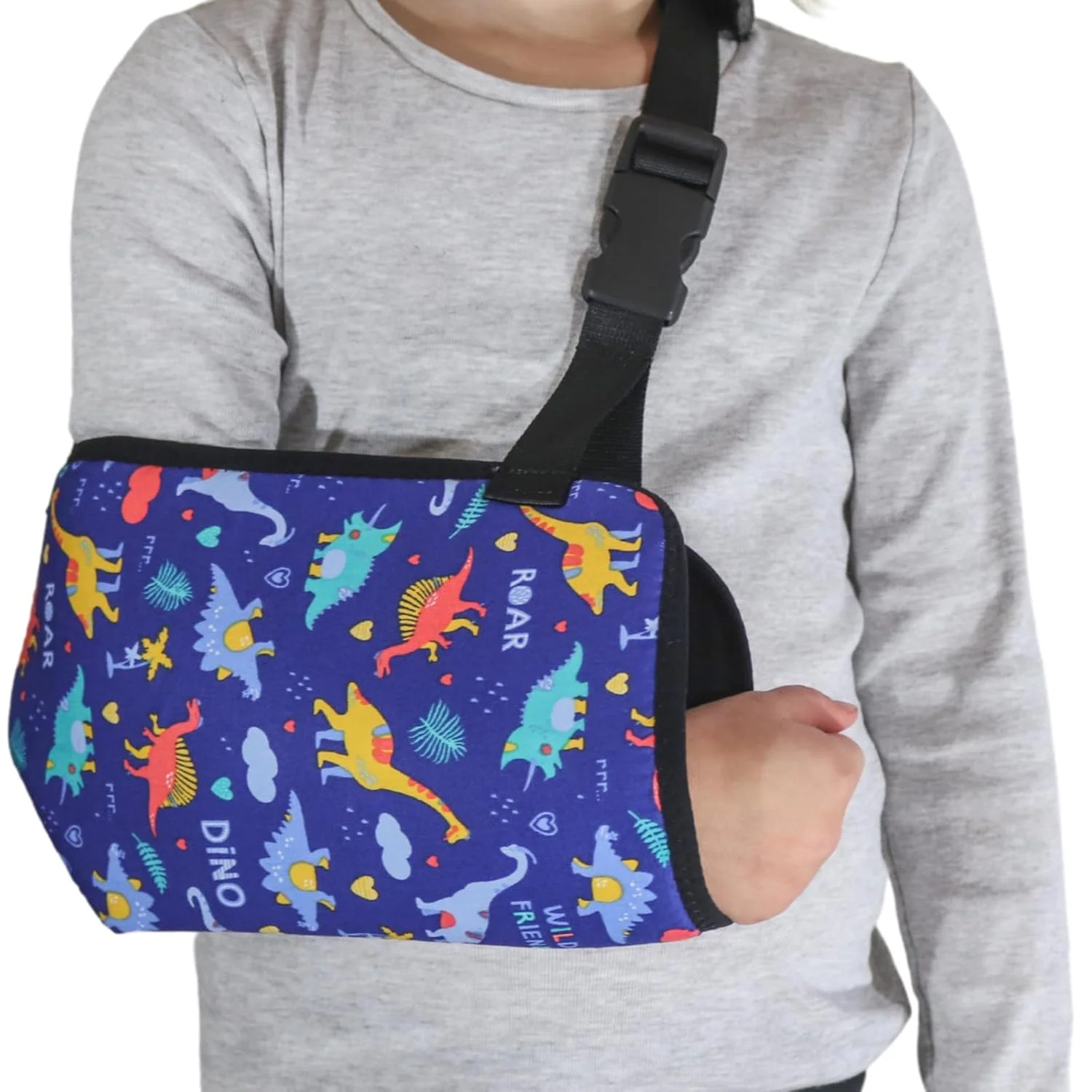 آویز بازویی پددار کودکانه سولیس بریسینگ (8 طرح سرگرم کننده) - ساخت بریتانیا و عرضه شده به NHS - بهترین پشتیبان برای بازو، ترقوه، مچ دست، شانه و آرنج در شکستگی ها و آسیب ها - طرح دایناسورها