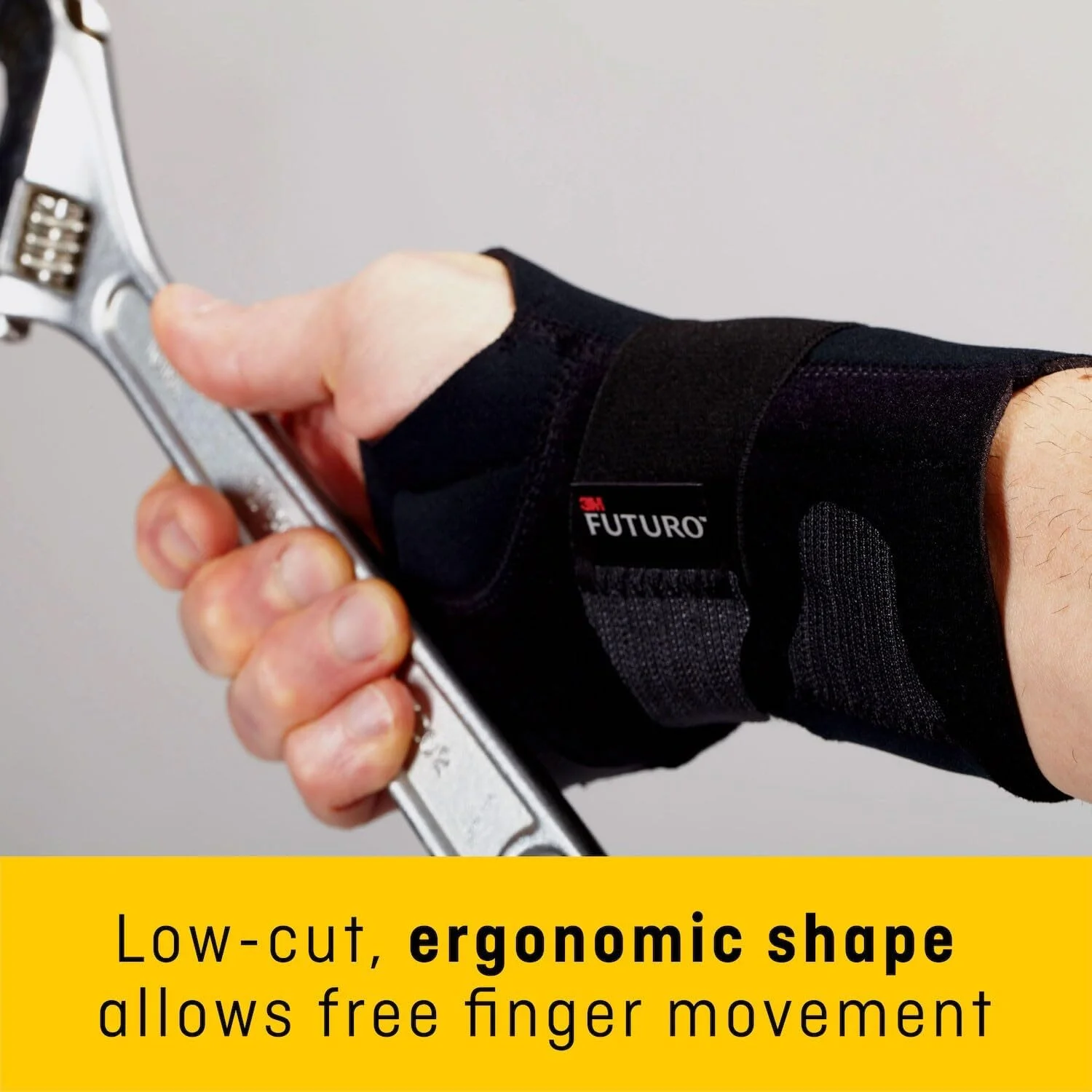 مچ بند طبی فوتورو، دست راست، سایز کوچک/متوسط، یک عدد در بسته | رنگ خاکستری تیره | 48400ENR | ایجاد فشردگی و ثبات فوری برای مچ دردناک | پشتیبانی از مچ