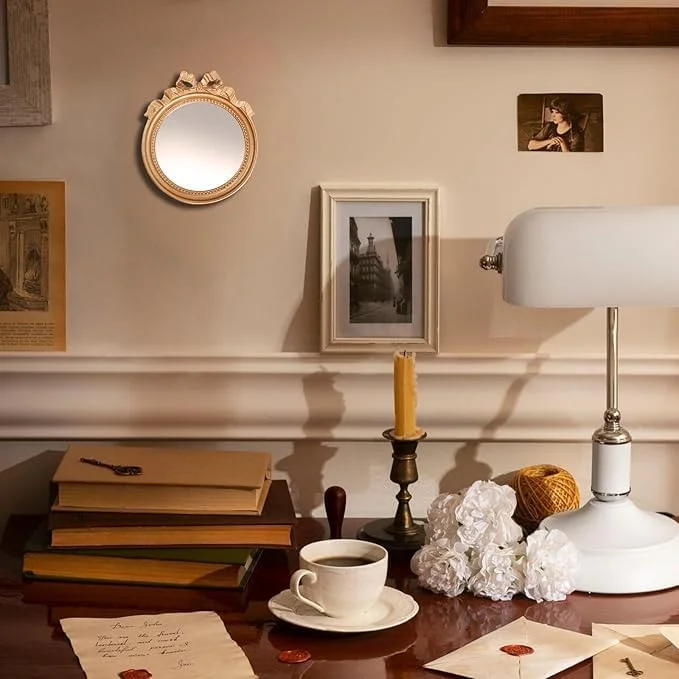 آینه دیواری کوچک تزویق، آینه آرایشی طلایی طرح قدیمی 4.2 اینچی، آینه قاب رزینی طرح قدیمی، آینه آویز تزئینی (طلایی) آینه دیواری کوچک تزویق، آینه آرایشی طلایی طرح قدیمی 4.2 اینچی، آینه قاب رزینی طرح قدیمی، آینه آویز تزئینی (طلایی)