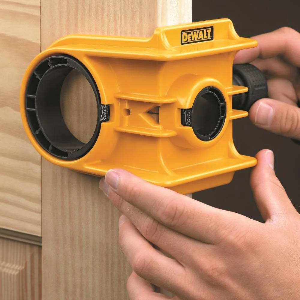 کیت نصب قفل درب DEWALT، طراحی گیره C، برای درب های فلزی یا چوبی، 2 بوش قابل تنظیم، نصب آسان (D180004) کیت نصب قفل درب DEWALT، طراحی گیره C، برای درب های فلزی یا چوبی، 2 بوش قابل تنظیم، نصب آسان (D180004)
