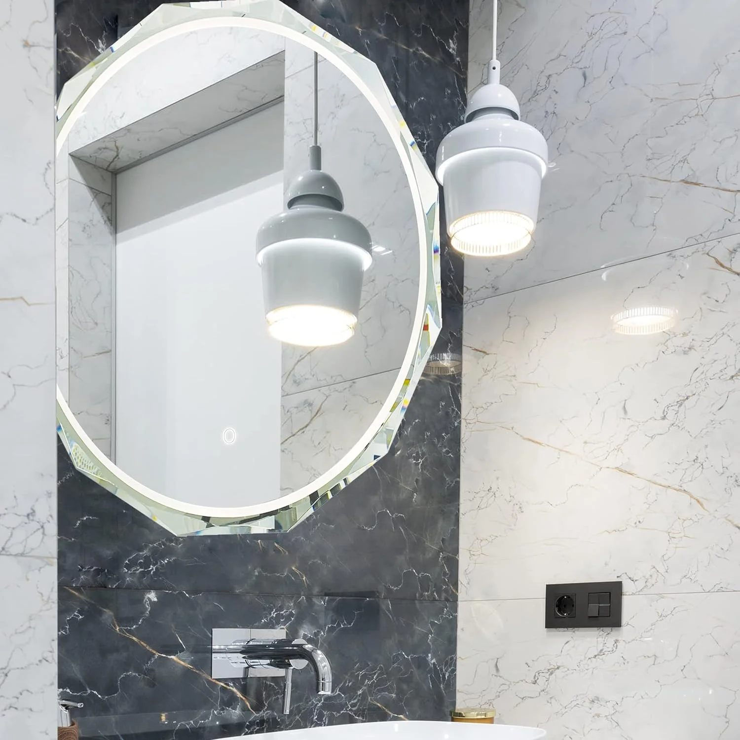 آینه گرد LED حمام SNUGACE، آینه روشویی دیواری بدون قاب با لبه پخ دار، دارای 3 رنگ نور و ضد بخار، 30 اینچ