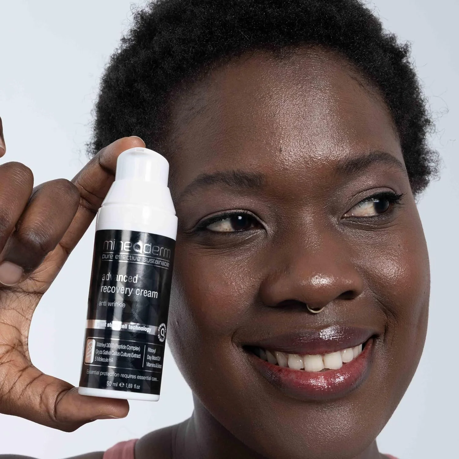 کرم صورت ترمیم کننده پیشرفته مینادرم - مراقبت ضد پیری با پپتیدها، سلول های بنیادی اوریزا ساتیوا، اسید هیالورونیک و کره شی - مراقبت از صورت سفت کننده و مرطوب کننده برای روز و شب