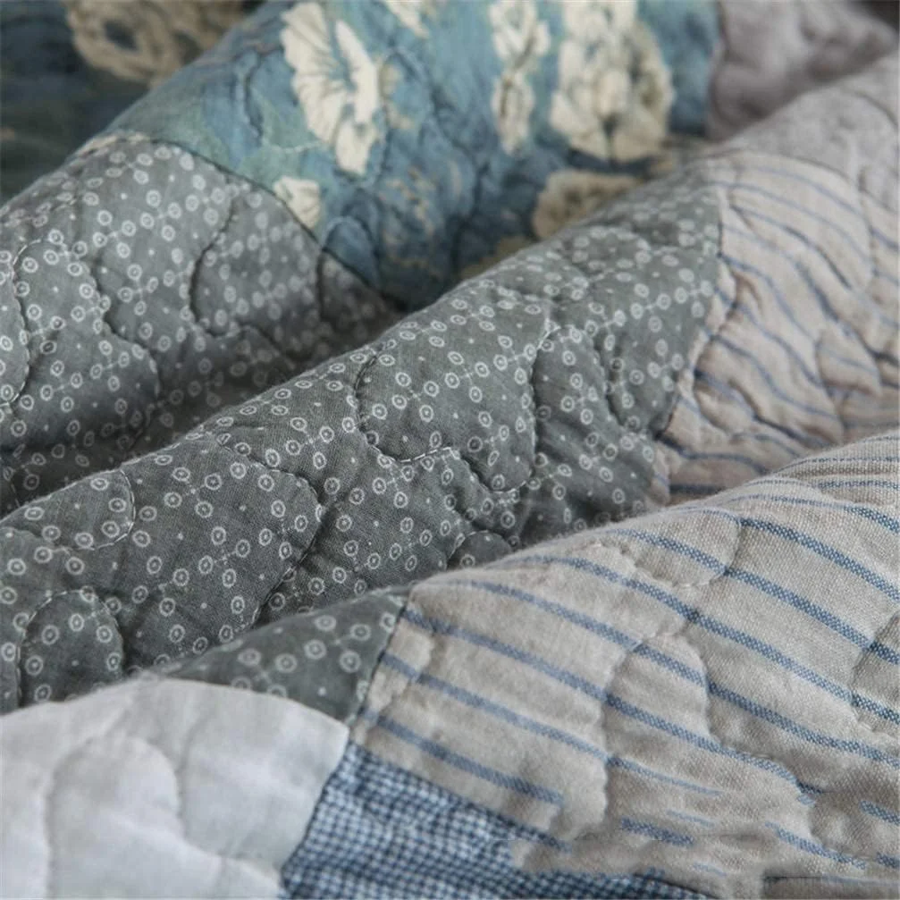 روتختی تکه دوزی شده طرح گلدار، ضد حساسیت، سبک وزن، شامل یک روتختی و 2 روبالشتی، 230x250 سانتی متر، 3 تکه روتختی تکه دوزی شده طرح گلدار، ضد حساسیت، سبک وزن، شامل یک روتختی و 2 روبالشتی، 230x250 سانتی متر، 3 تکه