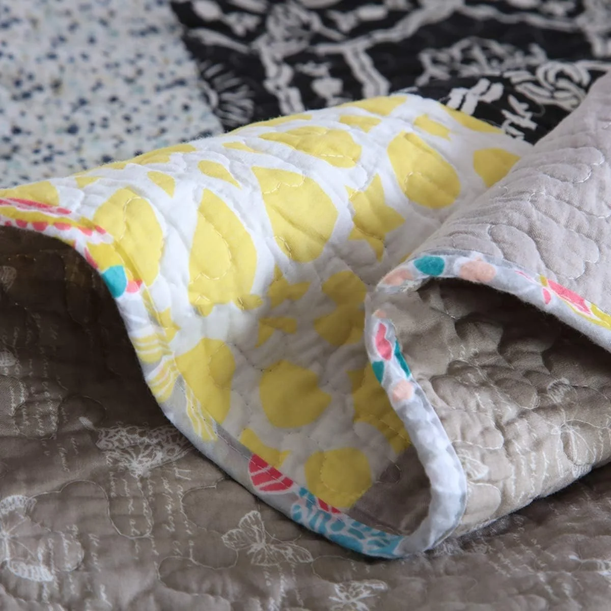 روتختی تکه دوزی شده به همراه 2 روبالشتی، روتختی پنبه ای آرامش بخش، طرح چهارخانه قابل شستشو و دو رو، 230 در 250 سانتی متر