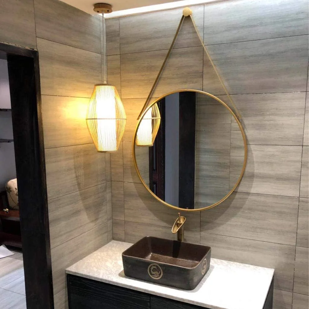 آینه آرایشی REJOON، آینه حمام، آینه رومیزی، آینه گرد دیواری به سبک نوردیک، آینه شیشه ای با قاب فلزی آویز با زنجیر/مشکی/50 سانتی متر (رنگ: طلایی، اندازه: 40 سانتی متر)