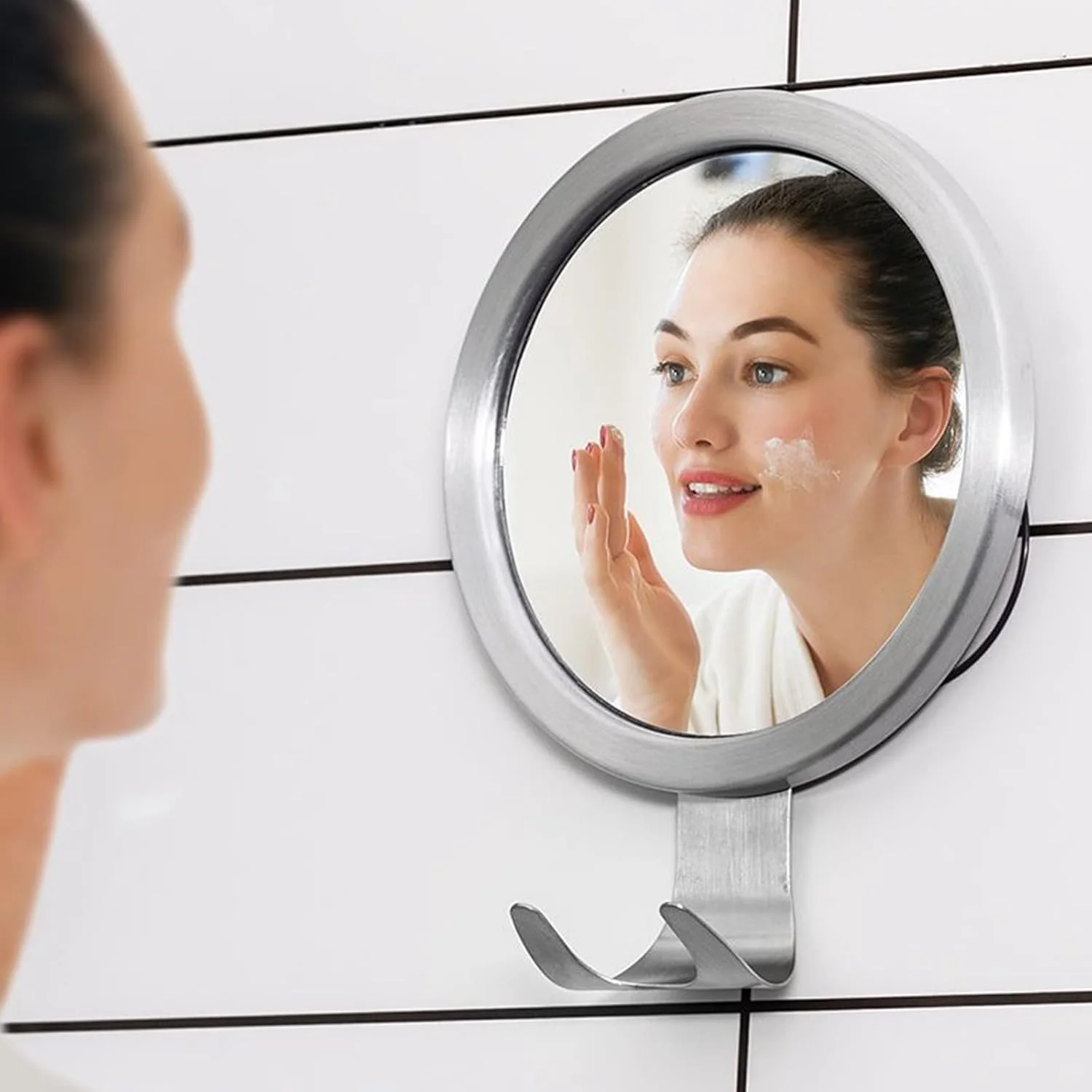 آینه آرایشی دیواری ضد بخار، آینه گرد 15 سانتی متری مناسب اصلاح و آرایش با مکنده، آینه حمام