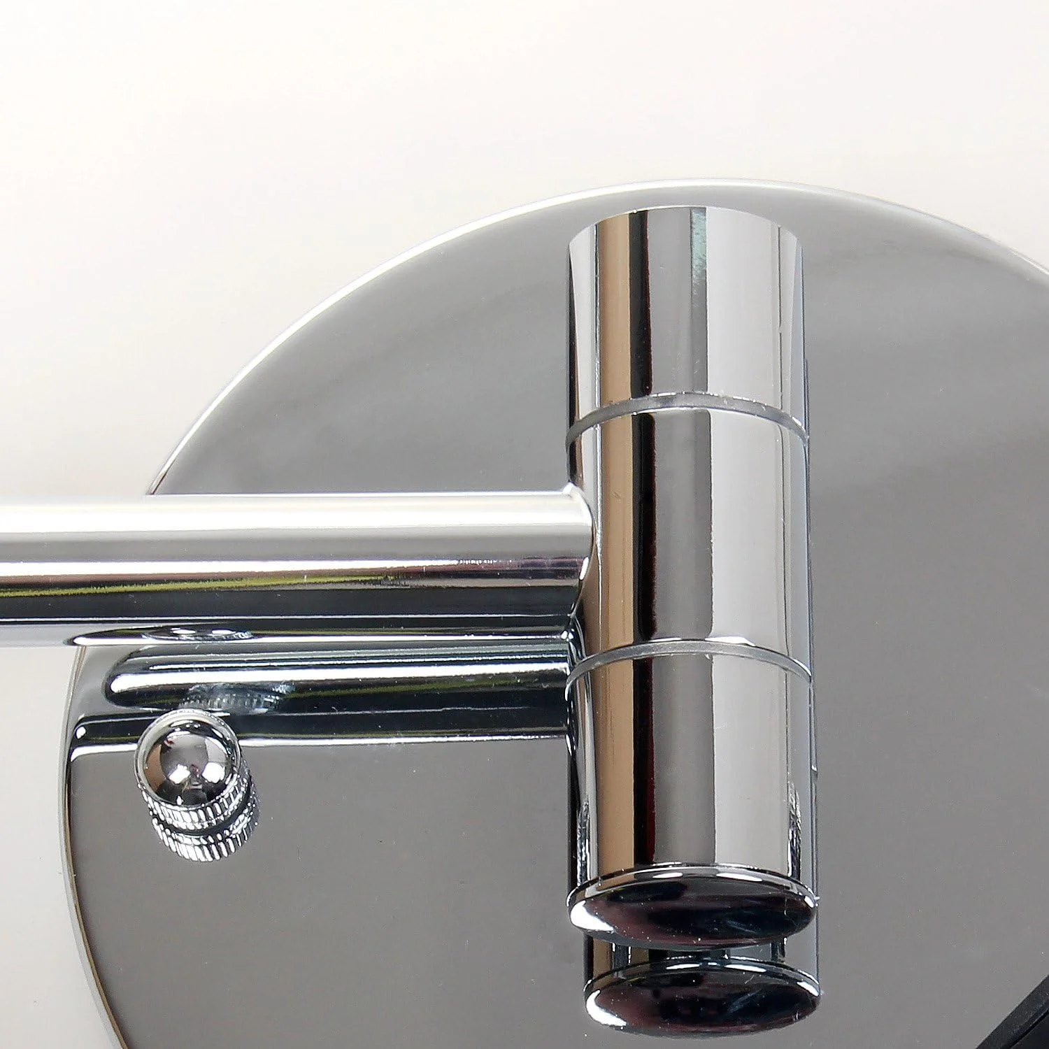 آینه دیواری آرایشی LED TUKA، بزرگنمایی 7X، آینه حمام آرایشی 8.5 اینچی، فلز کروم واقعی، آینه تاشو با نور برای اصلاح صورت، دو طرفه: استاندارد + بزرگنمایی 1:7. TKD3129-7X آینه دیواری آرایشی LED TUKA، بزرگنمایی 7X، آینه حمام آرایشی 8.5 اینچی، فلز کروم واقعی، آینه تاشو با نور برای اصلاح صورت، دو طرفه: استاندارد + بزرگنمایی 1:7. TKD3129-7X