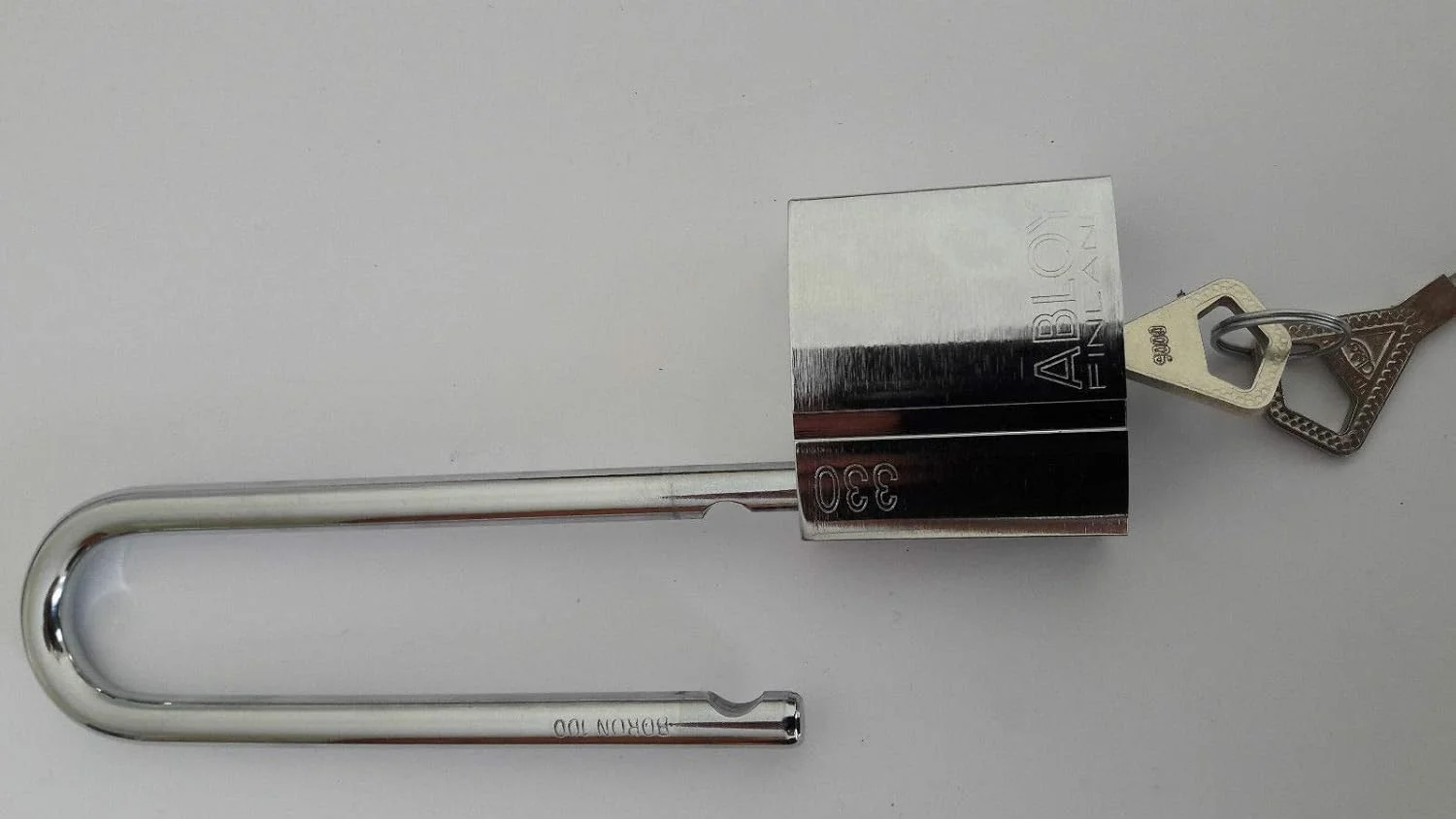 قفل آویز برنجی ABLOY PL330C با ارتفاع میله 100 میلی متر