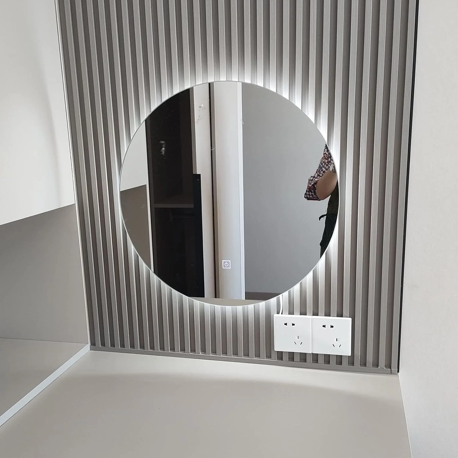 آینه حمام LED بدون قاب با نور پس زمینه، آینه گرد دیواری با نور LED قابل تنظیم، آینه روشویی با کنترل لمسی حسگر، آینه نقره ای HD 5 میلی متری (رنگ: نور سفید، اندازه: 80 سانتی متر) آینه حمام LED بدون قاب با نور پس زمینه، آینه گرد دیواری با نور LED قابل تنظیم، آینه روشویی با کنترل لمسی حسگر، آینه نقره ای HD 5 میلی متری (رنگ: نور سفید، اندازه: 80 سانتی متر)