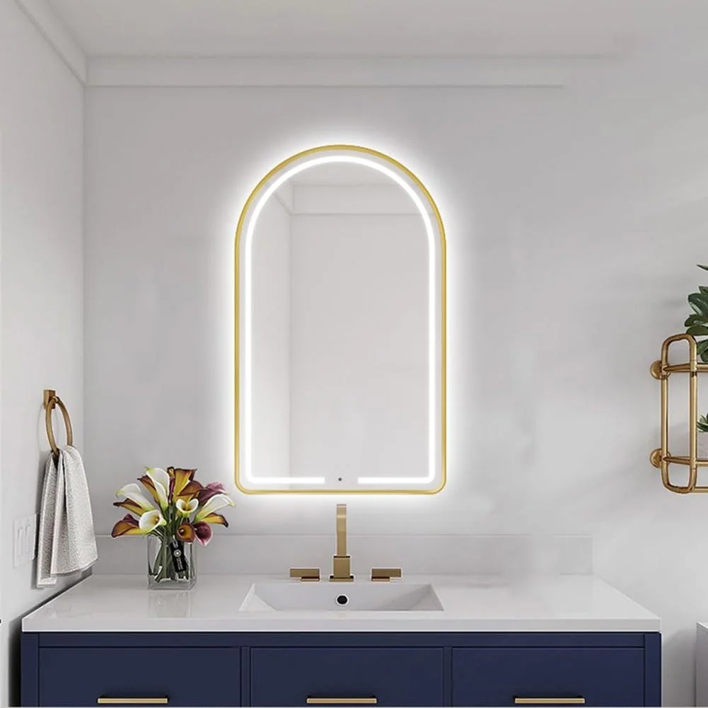 آینه حمام نورپردازی شده با قاب طلایی 500 در 800 میلی متر، آینه روشویی دیواری با نور کم و زیاد شونده و حسگر لمسی