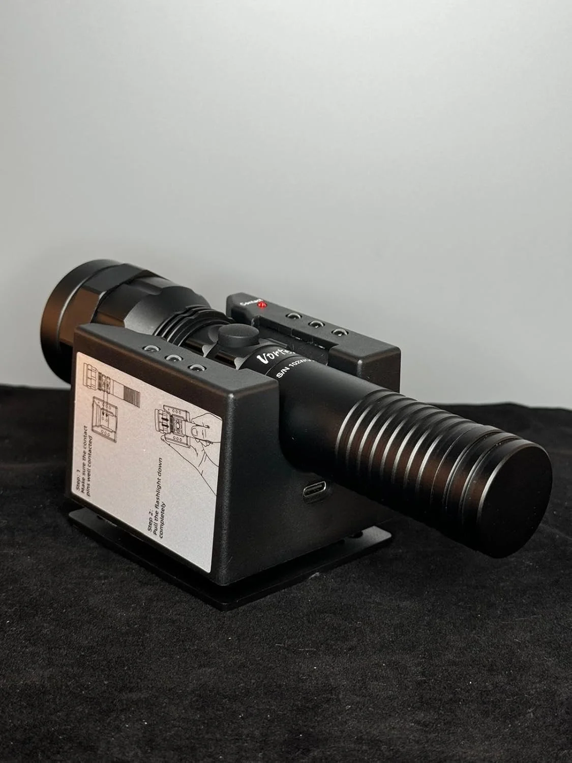 چراغ قوه اضطراری قدرتمند LED مدل Vortex TM604 با قابلیت نصب روی دیوار، توان بالا 1800 لومن، عملکرد تاکتیکی آماده به کار 24/7، ابزار امنیتی برای خودرو و منزل چراغ قوه اضطراری قدرتمند LED مدل Vortex TM604 با قابلیت نصب روی دیوار، توان بالا 1800 لومن، عملکرد تاکتیکی آماده به کار 24/7، ابزار امنیتی برای خودرو و منزل