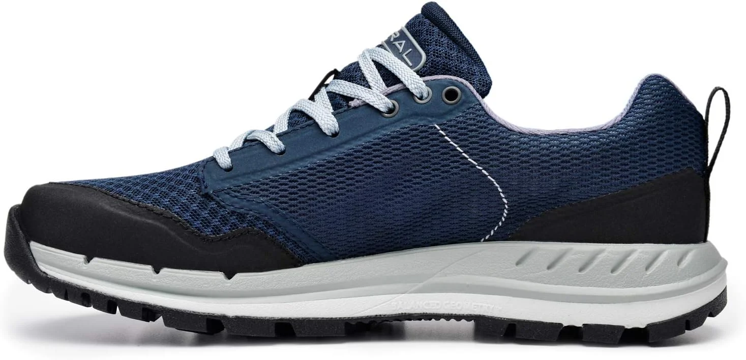 کفش پیاده روی زنانه آسترال مدل TR1 Mesh، با قابلیت خشک شدن سریع و وزن سبک، مناسب برای آب و مسیرهای پیاده روی