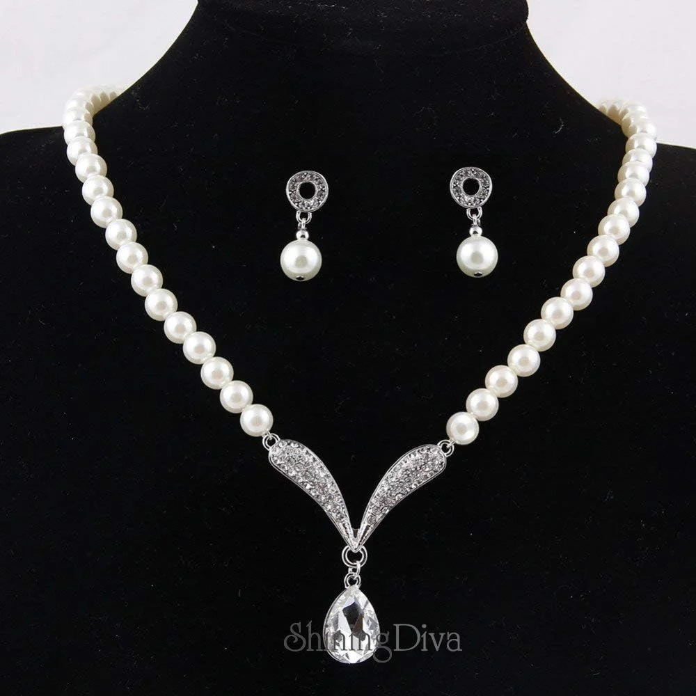 ست گردنبند مرواریدی مجلسی زنانه Shining Diva Fashion با کریستال و گوشواره (سفید)(rrsd8494s) ست گردنبند مرواریدی مجلسی زنانه Shining Diva Fashion با کریستال و گوشواره (سفید)(rrsd8494s)