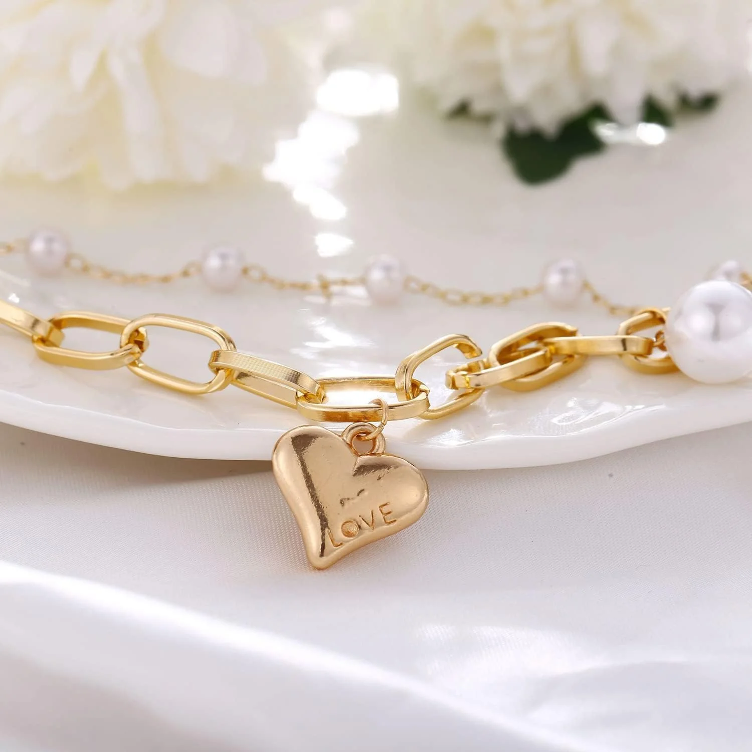 دستبند النگویی شیک و جدید روکش طلایی Shining Diva Fashion برای زنان و دختران (rr14531b)، سایز آزاد، روکش طلایی، بدون سنگ قیمتی دستبند النگویی شیک و جدید روکش طلایی Shining Diva Fashion برای زنان و دختران (rr14531b)، سایز آزاد، روکش طلایی، بدون سنگ قیمتی