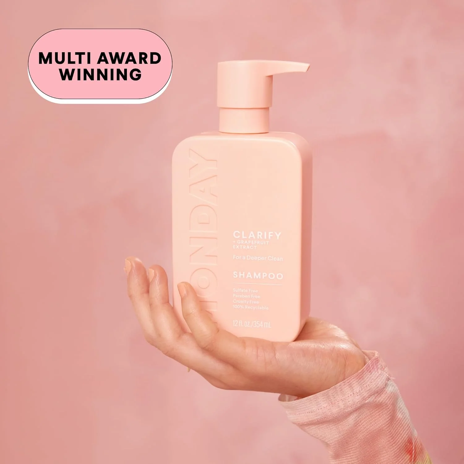 شامپو کلاریفای ماندی هیرکر 354 میلی لیتر برای موهای چرب، ساخته شده با عصاره گریپ فروت، روغن نارگیل و ویتامین E