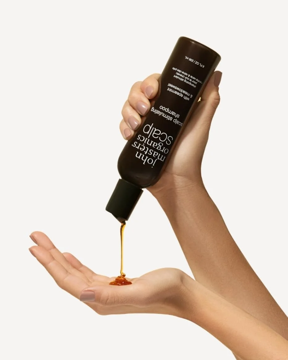 شامپو محرک پوست سر جان مسترز ارگانیکس با نعناع و علفزار شیرین 473 میلی لیتر