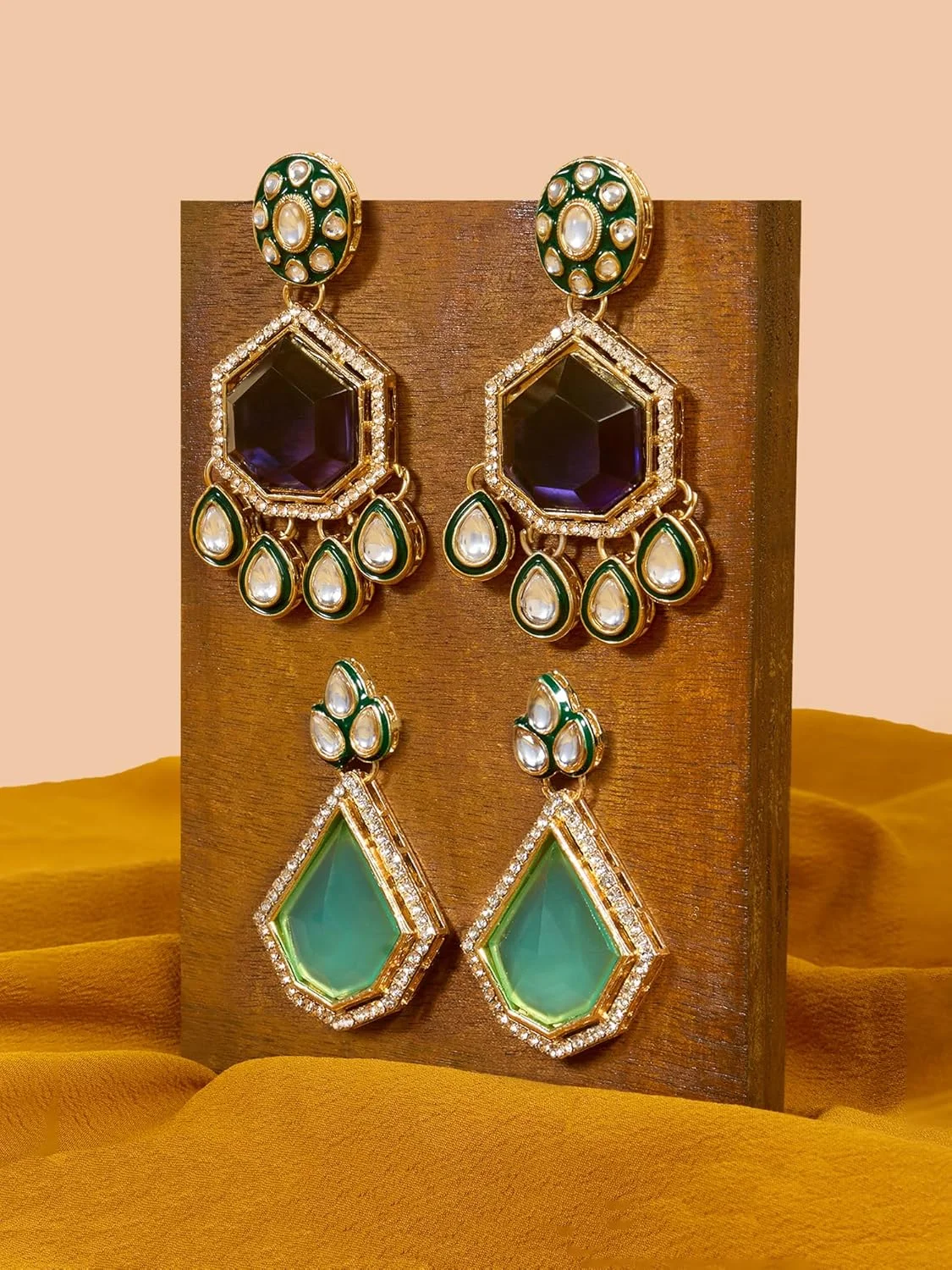 گوشواره های آویز زنانه Zaveri Pearls، ست 2 عددی، بنفش، سبز نعنایی، طرح میناکاری سنتی - ZPFK18306 گوشواره های آویز زنانه Zaveri Pearls، ست 2 عددی، بنفش، سبز نعنایی، طرح میناکاری سنتی - ZPFK18306