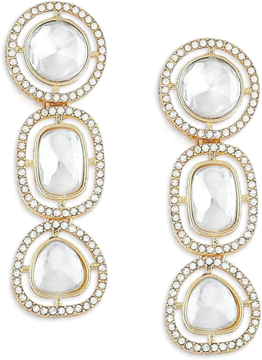 گوشواره آویز زنانه Zaveri Pearls با سنگ های مصنوعی طلایی و الماس های اتریشی - ZPFK16885 گوشواره آویز زنانه Zaveri Pearls با سنگ های مصنوعی طلایی و الماس های اتریشی - ZPFK16885
