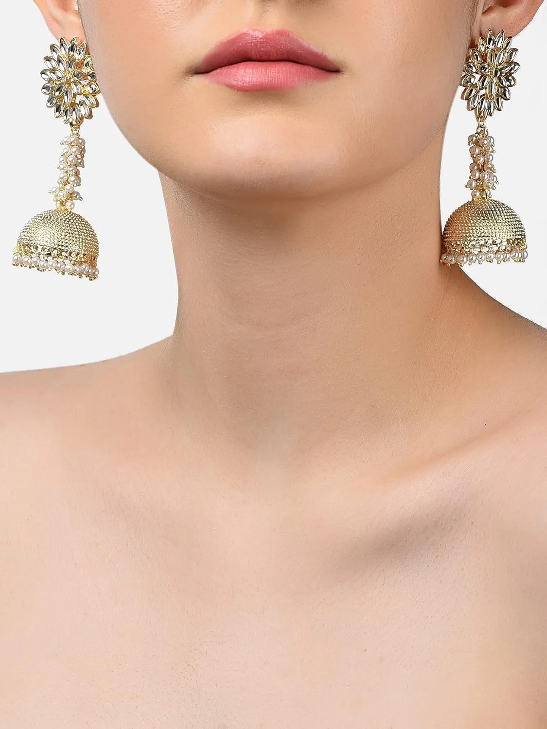 گوشواره زنانه جومکی با طرح خوشه ای مروارید و نگین های Kundan با روکش طلایی ZAVERI PEARLS مدل ZPFK11233 گوشواره زنانه جومکی با طرح خوشه ای مروارید و نگین های Kundan با روکش طلایی ZAVERI PEARLS مدل ZPFK11233