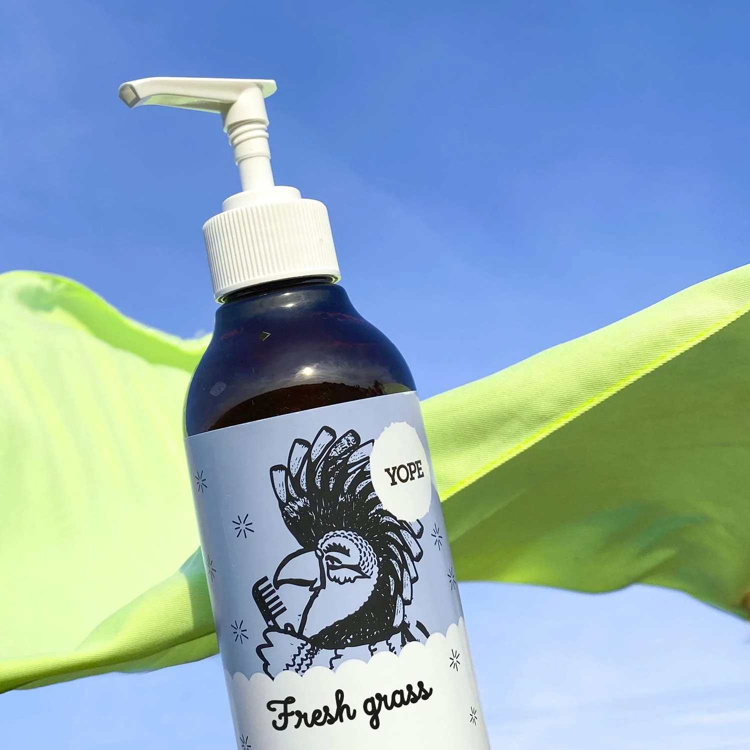 شامپو طبیعی یوپ رایحه چمن تازه | پانتنول | بیوتین | برای موهای معمولی و خشک | 98% از مواد طبیعی | شامپو وگان، 300 میلی لیتر