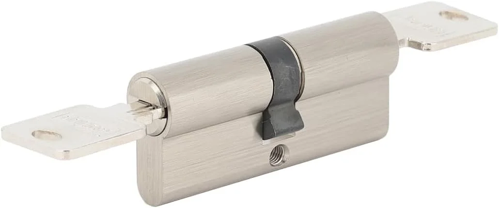 سیلندر قفل درب بیلا 70 میلی متر (35-35) با 5 کلید کامپیوتری ضد زنگ مناسب برای درب های چوبی و درب های آلومینیومی سیلندر قفل درب بیلا 70 میلی متر (35-35) با 5 کلید کامپیوتری ضد زنگ مناسب برای درب های چوبی و درب های آلومینیومی