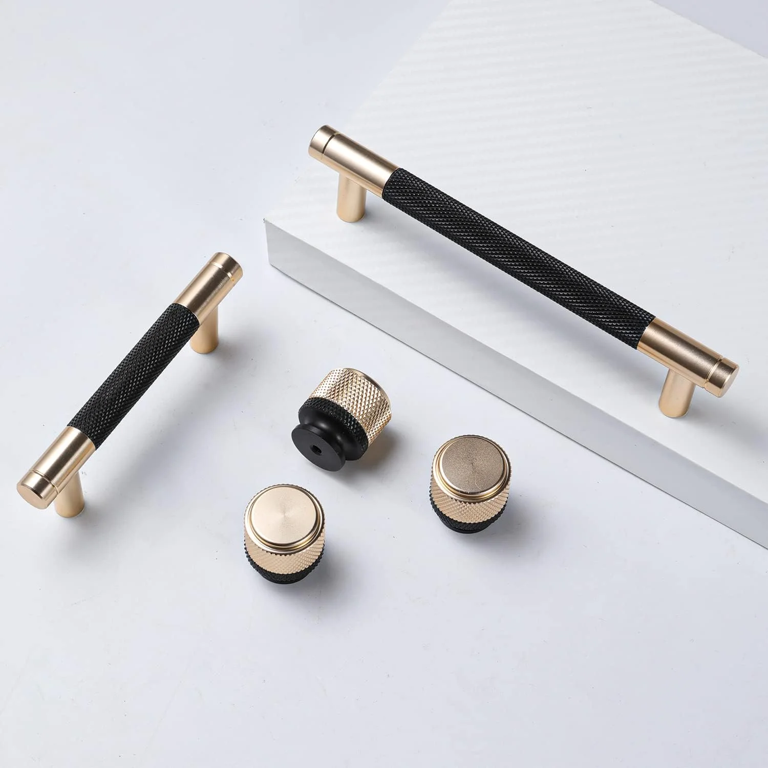 دستگیره کابینت میله ای Westablize بسته 10 عددی، 5 اینچی (128 میلی متر)، طلایی و مشکی آجدار، دستگیره های آلومینیومی برس خورده برای کشو و کمد دستگیره کابینت میله ای Westablize بسته 10 عددی، 5 اینچی (128 میلی متر)، طلایی و مشکی آجدار، دستگیره های آلومینیومی برس خورده برای کشو و کمد