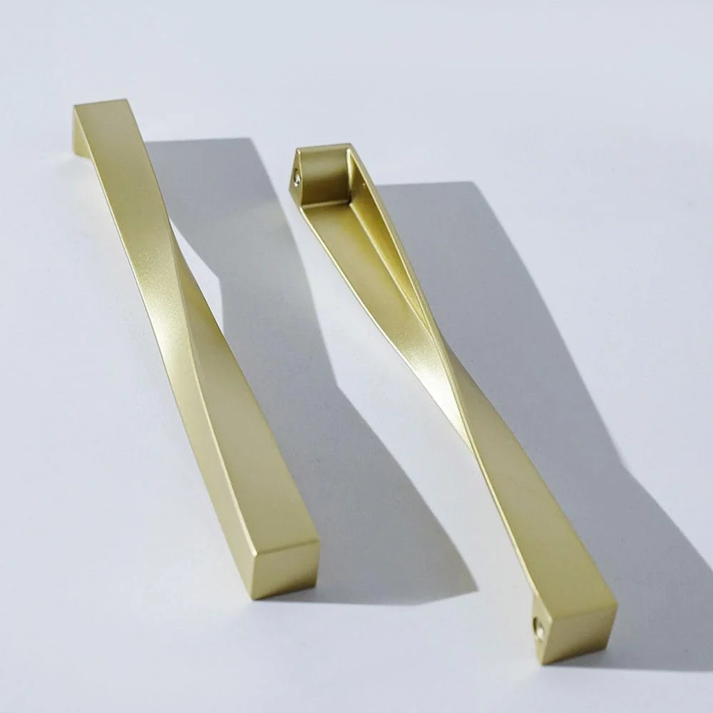 دستگیره کابینت زینک مدل میلانو الا – دستگیره کششی ممتاز برای کابینت آشپزخانه، کشوها، کمدهای دیواری – دستگیره مبلمان با طراحی مدرن و شیک طلایی مات 202X20X20 میلی متر