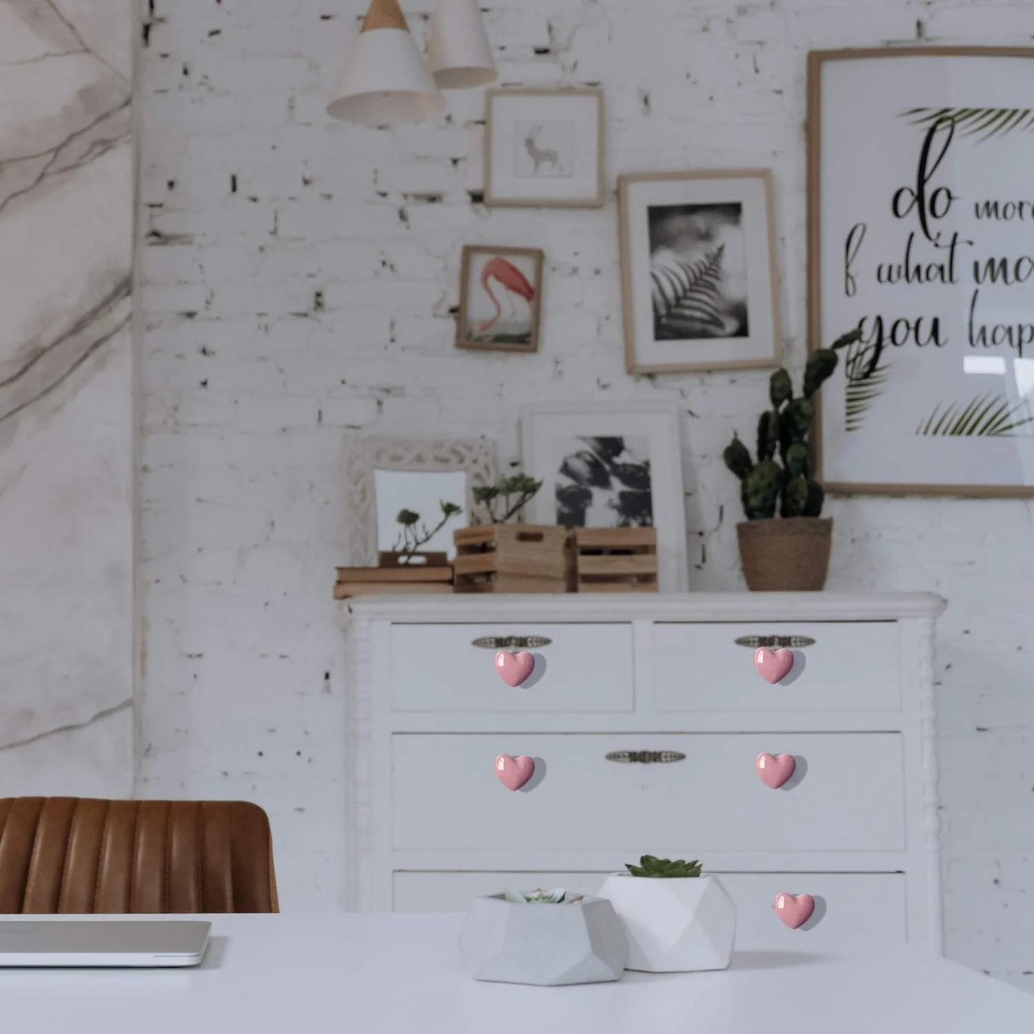 دستگیره سرامیکی کشو پرفین طرح قلب، دستگیره کمد و کابینت با پیچ در 3 سایز، دستگیره مبلمان آشپزخانه برای کمد، کابینت و کمد لباس (6 عدد، صورتی) دستگیره سرامیکی کشو پرفین طرح قلب، دستگیره کمد و کابینت با پیچ در 3 سایز، دستگیره مبلمان آشپزخانه برای کمد، کابینت و کمد لباس (6 عدد، صورتی)