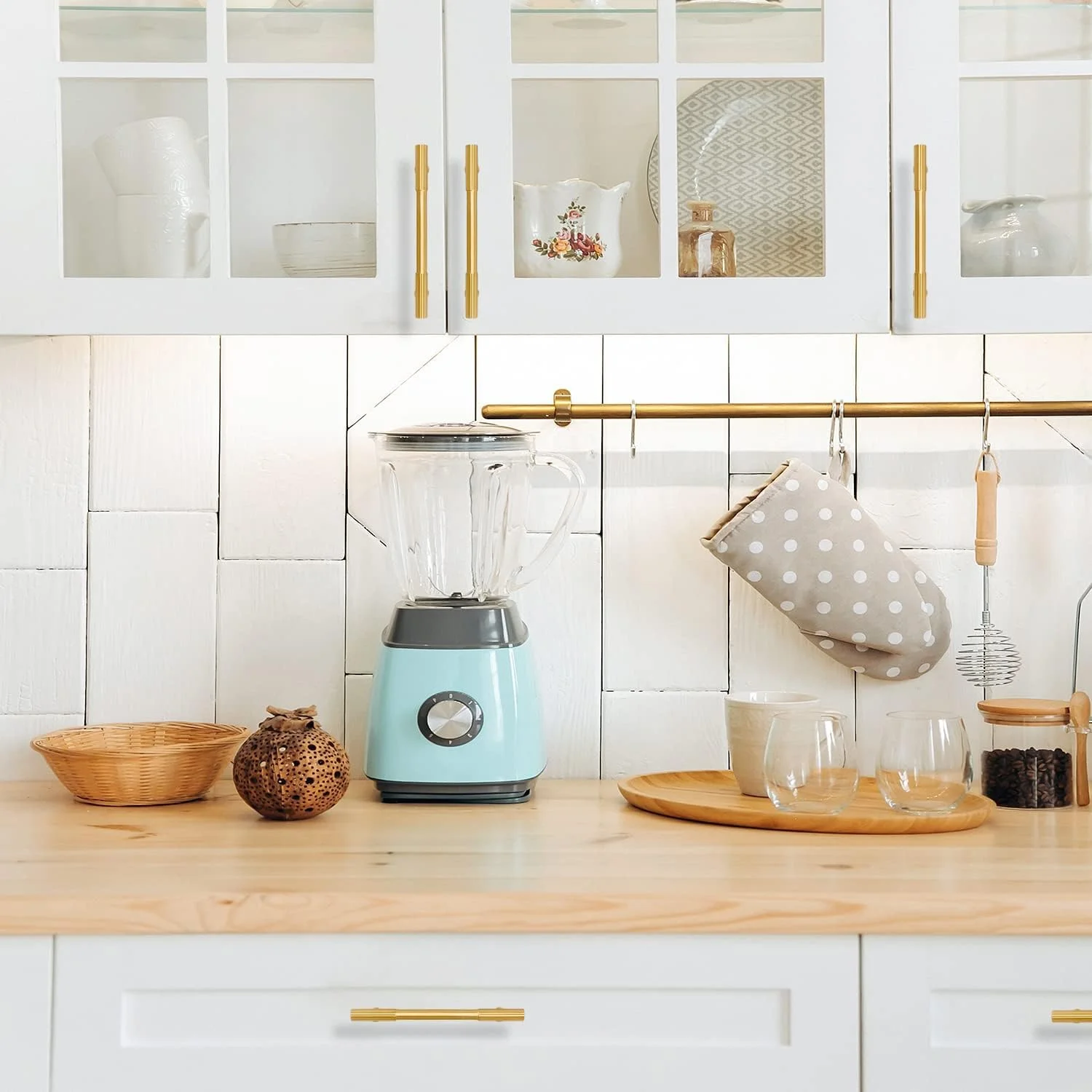 دستگیره کابینت برنجی جامد طلایی Azonee، 4 عددی، فاصله مرکز سوراخ 128 میلی متر (5 اینچ)، دستگیره مدرن برنجی برس خورده برای کشو، آشپزخانه، حمام، کمد لباس و کابینت