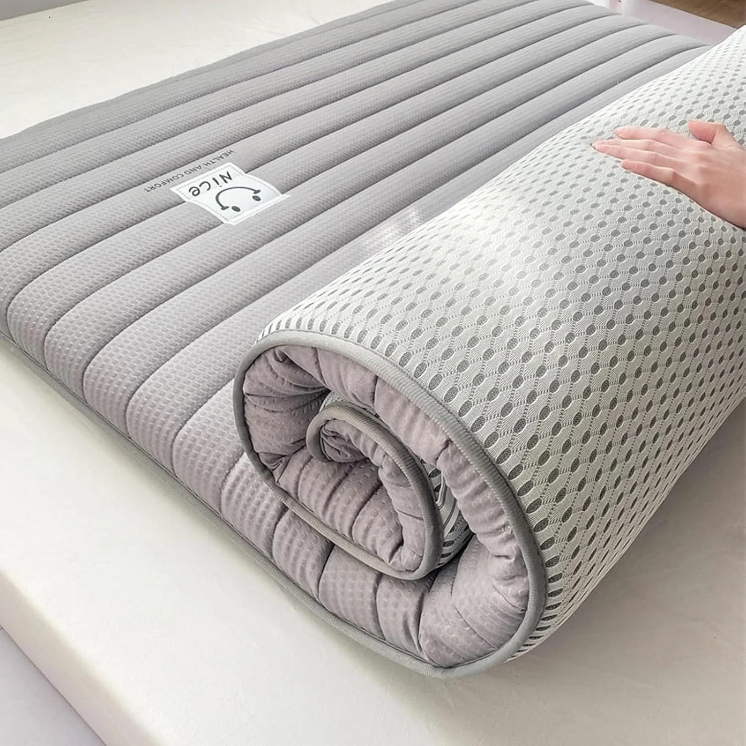 تشک تاتامی تاشو ژاپنی SXRLDZS، تشک فوتون نرم و قابل حمل با ضخامت 5 سانتی متر، تشک کمپینگ رول آپ، مناسب برای مهمانان، خوابگاه های دانشجویی، کمپینگ، مبل و صندلی های استراحت (خاکستری، 150 * 190 سانتی متر) تشک تاتامی تاشو ژاپنی SXRLDZS، تشک فوتون نرم و قابل حمل با ضخامت 5 سانتی متر، تشک کمپینگ رول آپ، مناسب برای مهمانان، خوابگاه های دانشجویی، کمپینگ، مبل و صندلی های استراحت (خاکستری، 150 * 190 سانتی متر)