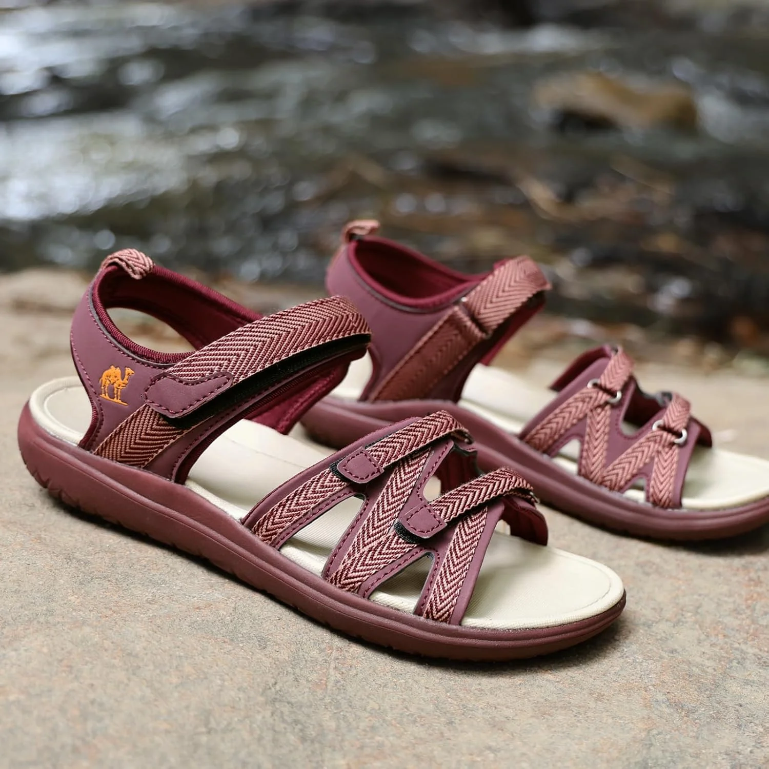 صندل پیاده روی زنانه کمِل کراون، صندل های بندی آبی، صندل پیاده روی سبک و راحت برای ورزش های فضای باز